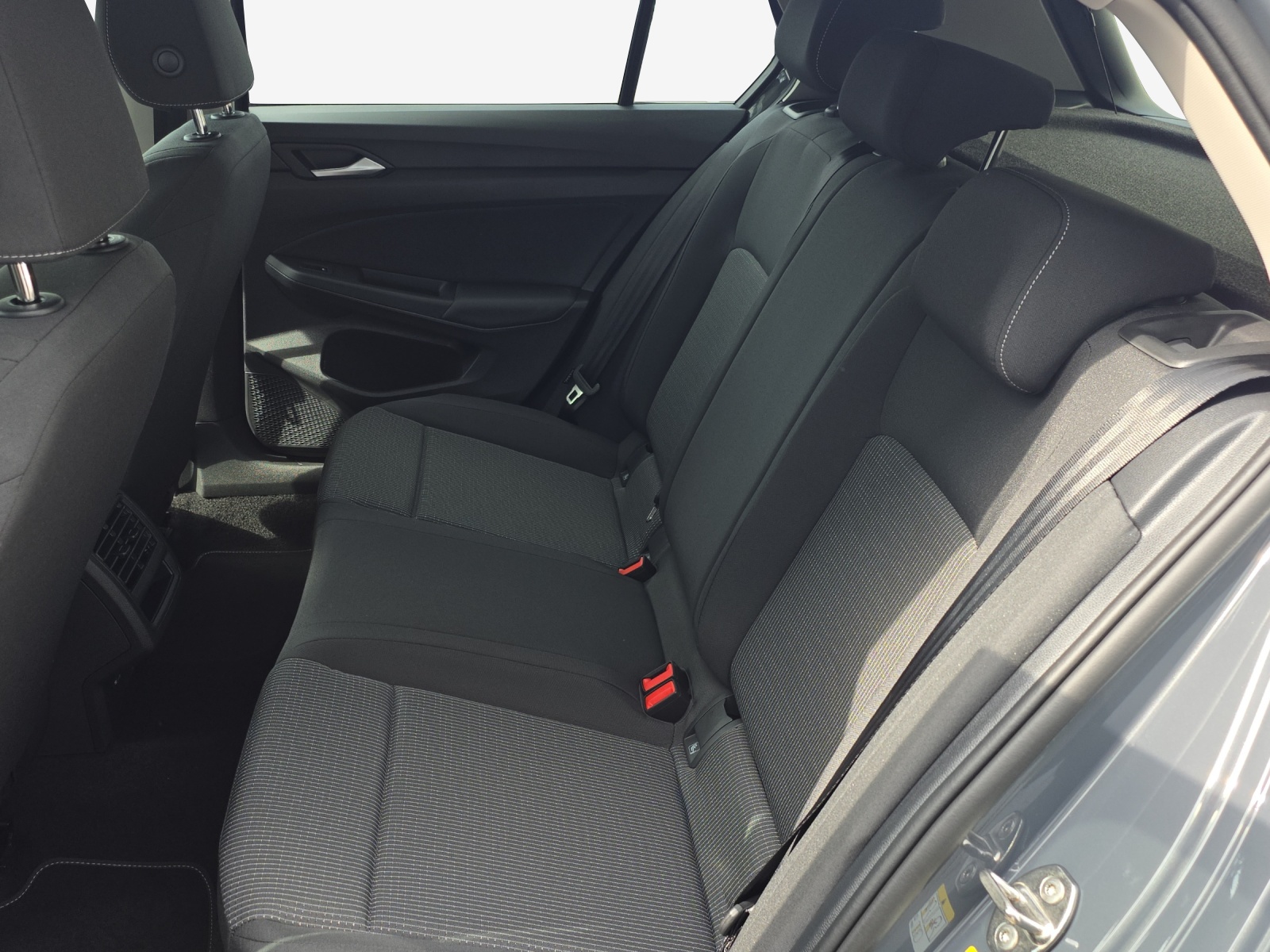 VW Golf 1.5 e TSI mHEV Value DSG-image-11