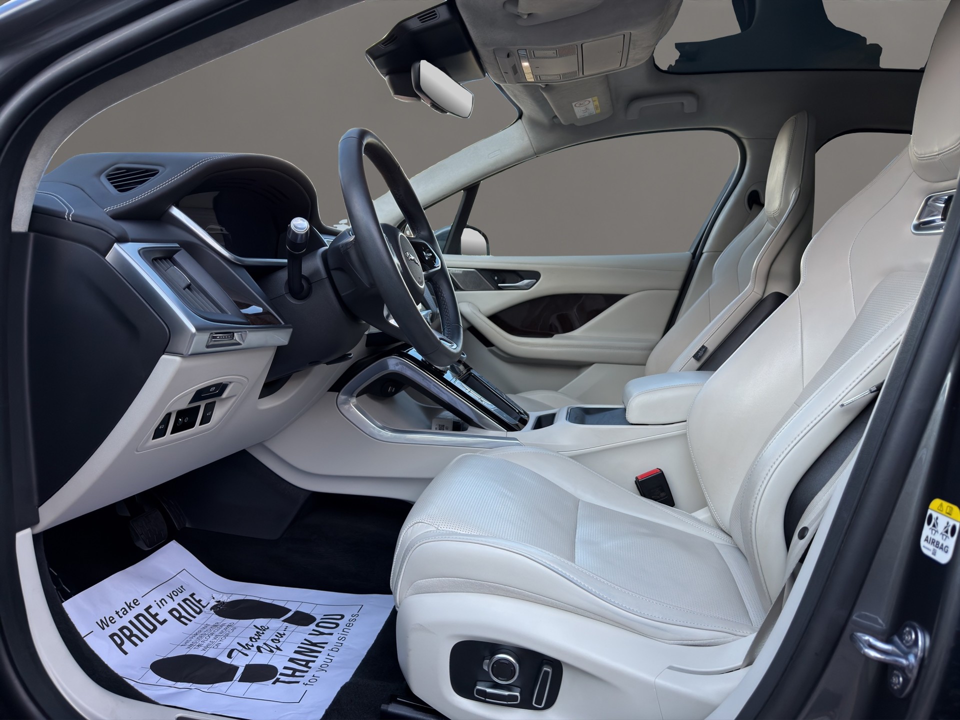 JAGUAR I-Pace EV400 First Edition AWD-image-11