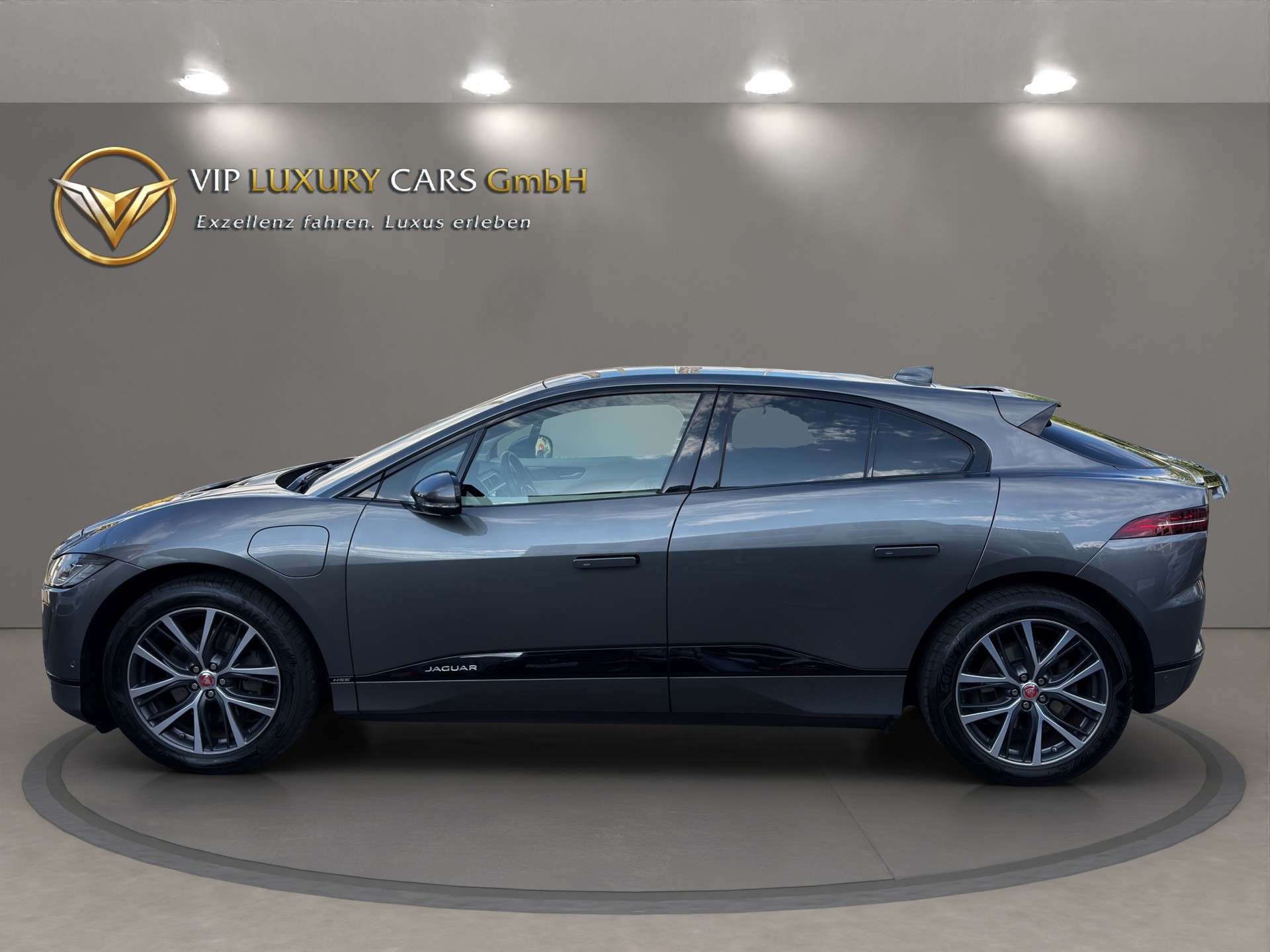 JAGUAR I-Pace EV400 First Edition AWD-image-4
