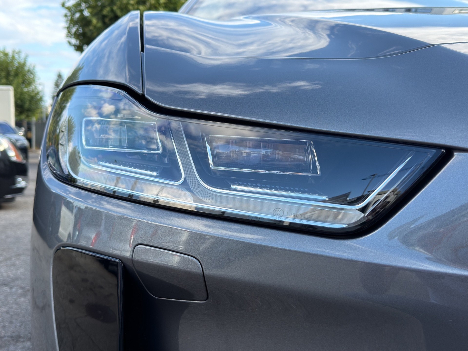 JAGUAR I-Pace EV400 First Edition AWD-image-19