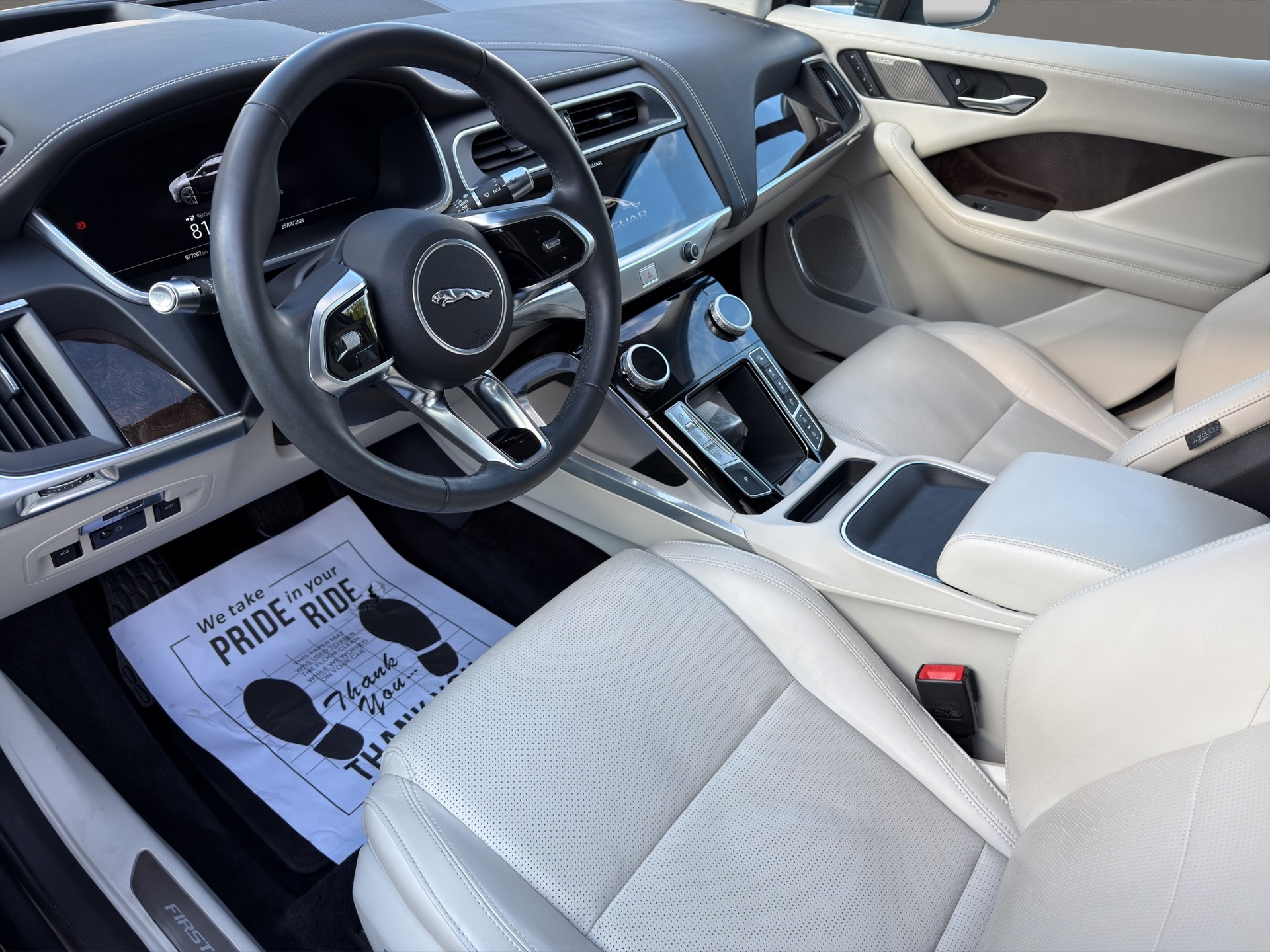 JAGUAR I-Pace EV400 First Edition AWD-image-10