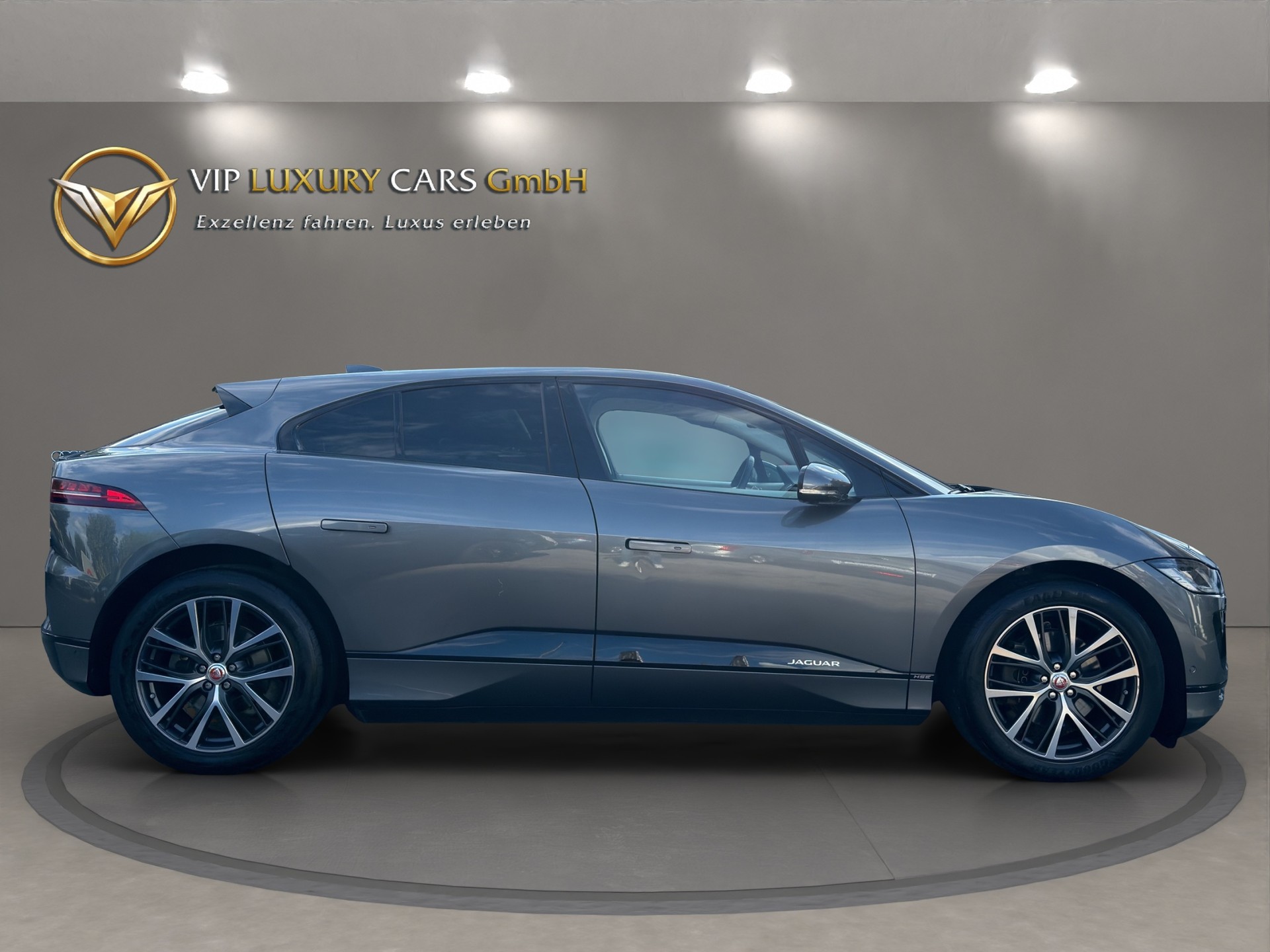 JAGUAR I-Pace EV400 First Edition AWD-image-8