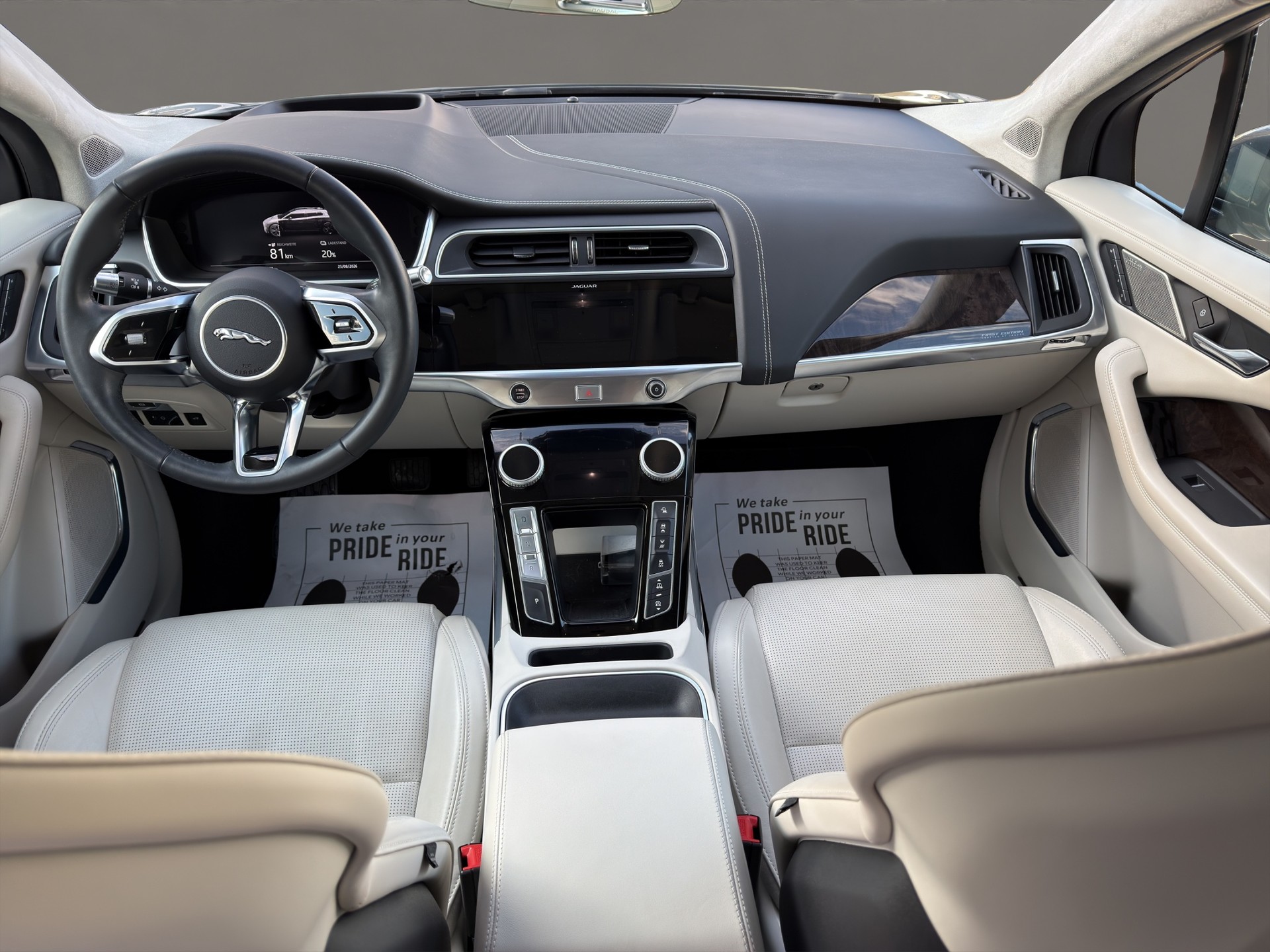 JAGUAR I-Pace EV400 First Edition AWD-image-9