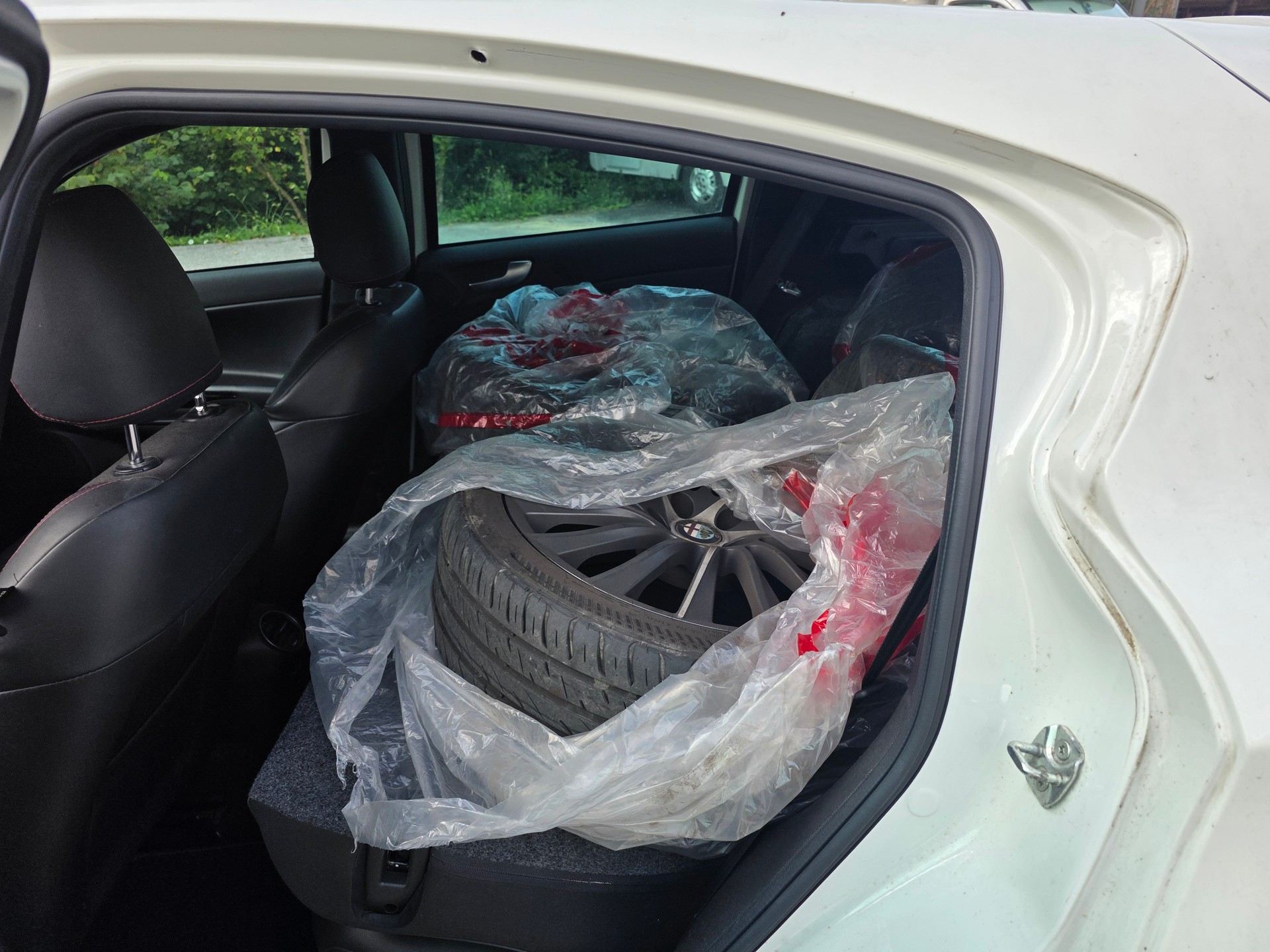 ALFA ROMEO Giulietta 1750 TBi Quadrifoglio Verde-image-1