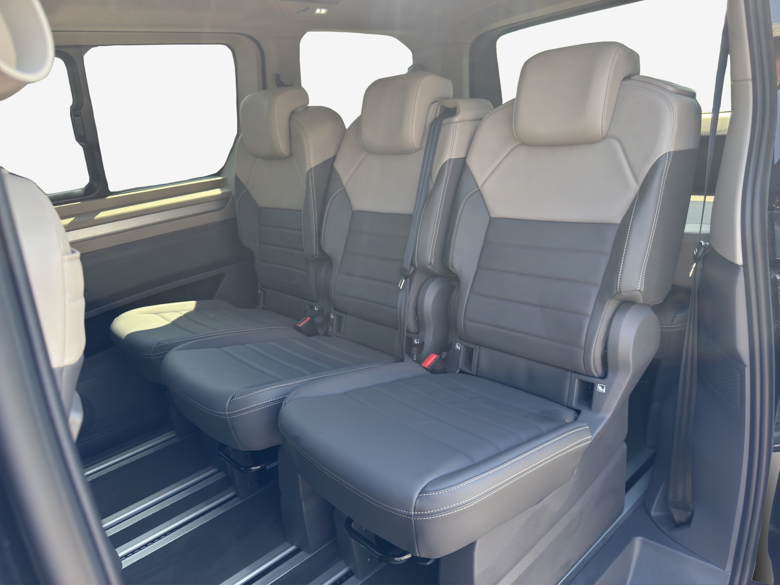 VW Multivan 1.5 eHybrid Style Liberty 4Motion DSG-image-11