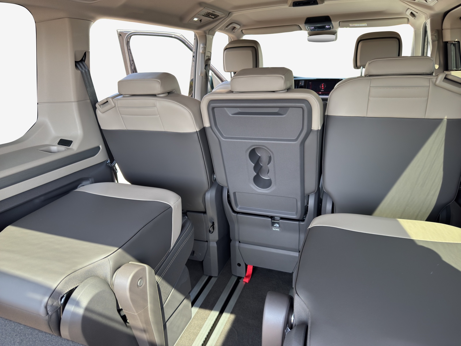 VW Multivan 1.5 eHybrid Style Liberty 4Motion DSG-image-13