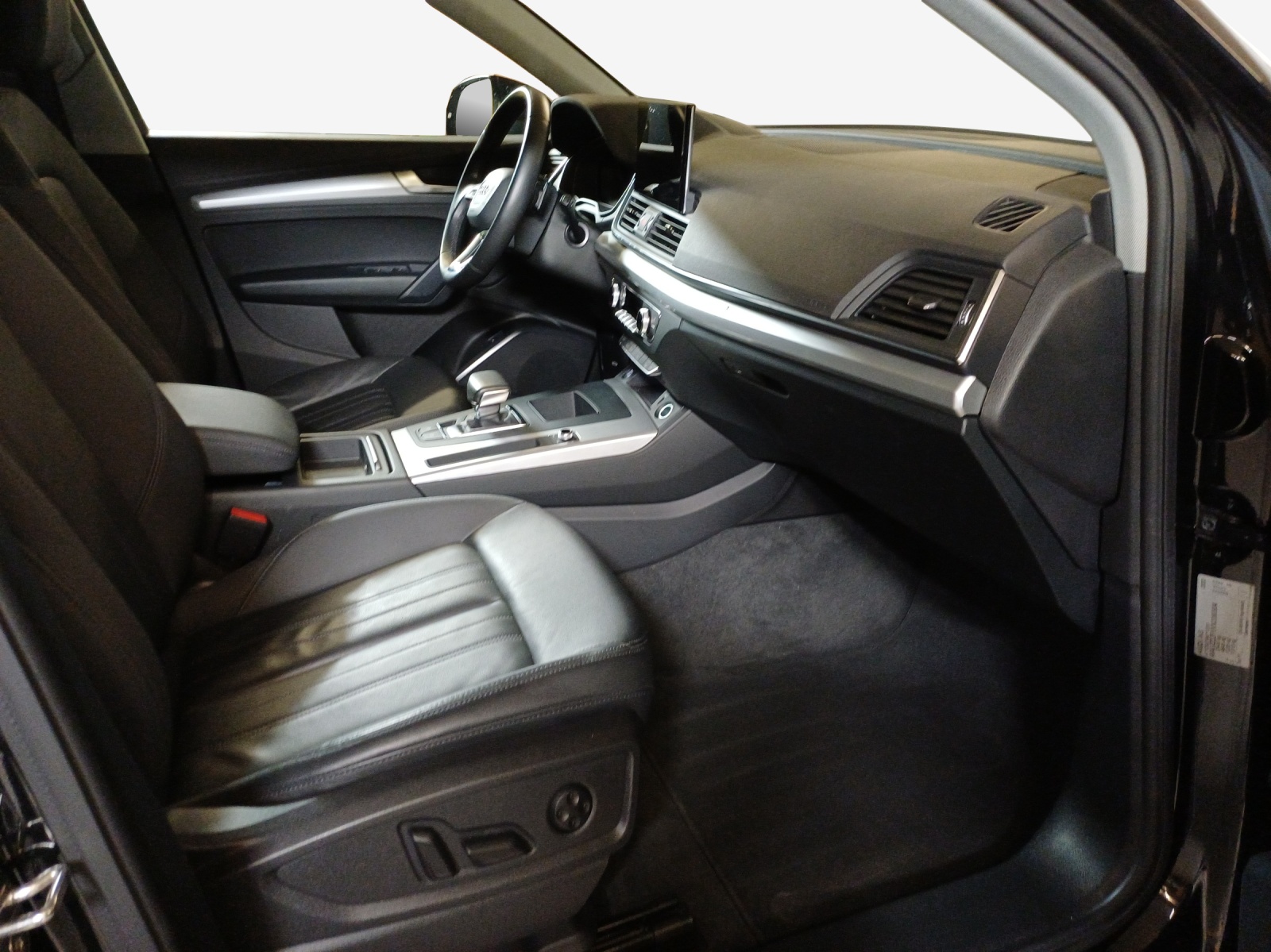 AUDI Q5 45 TFSI S-line quattro S-tronic-image-13