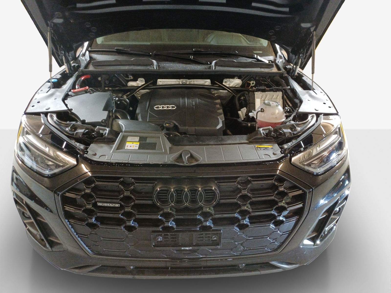 AUDI Q5 45 TFSI S-line quattro S-tronic-image-14