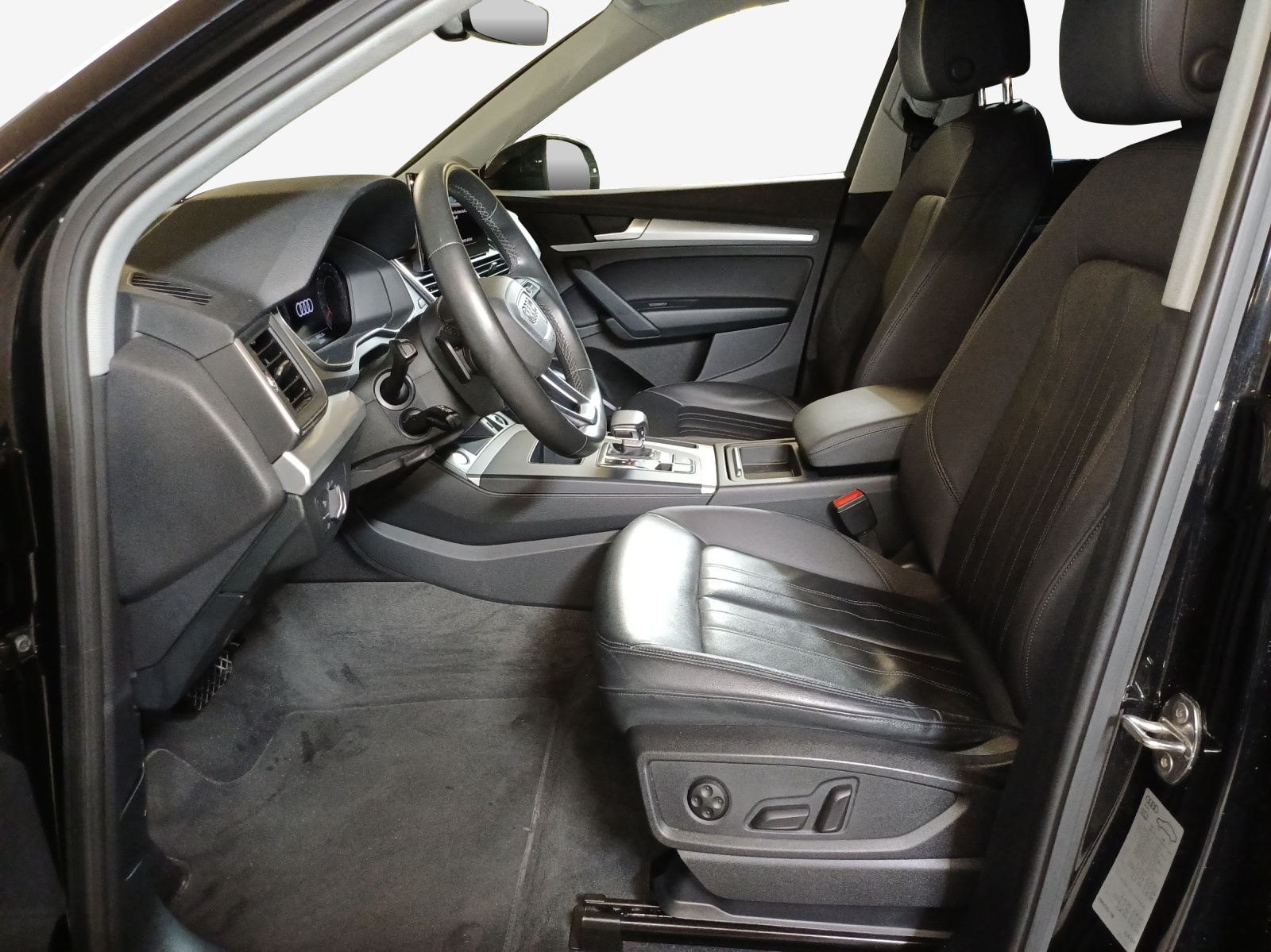 AUDI Q5 45 TFSI S-line quattro S-tronic-image-7
