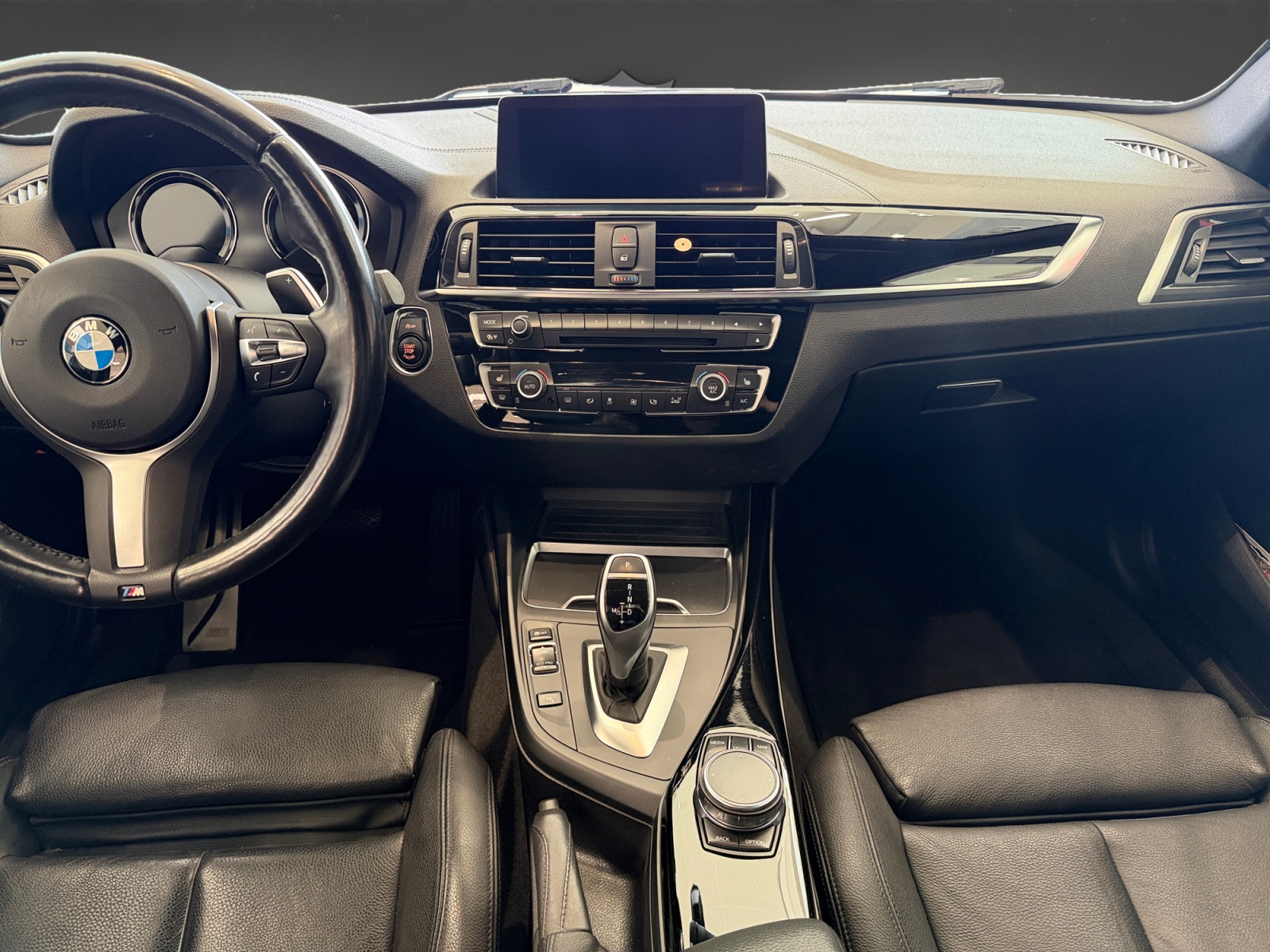 BMW M140i xDrive Steptronic-image-11