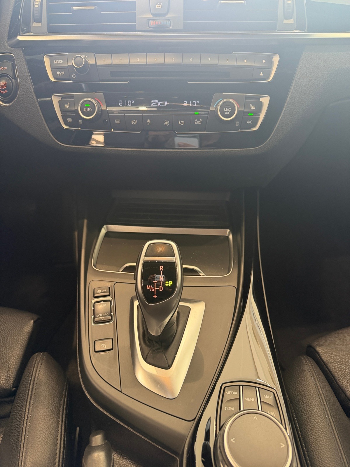 BMW M140i xDrive Steptronic-image-13