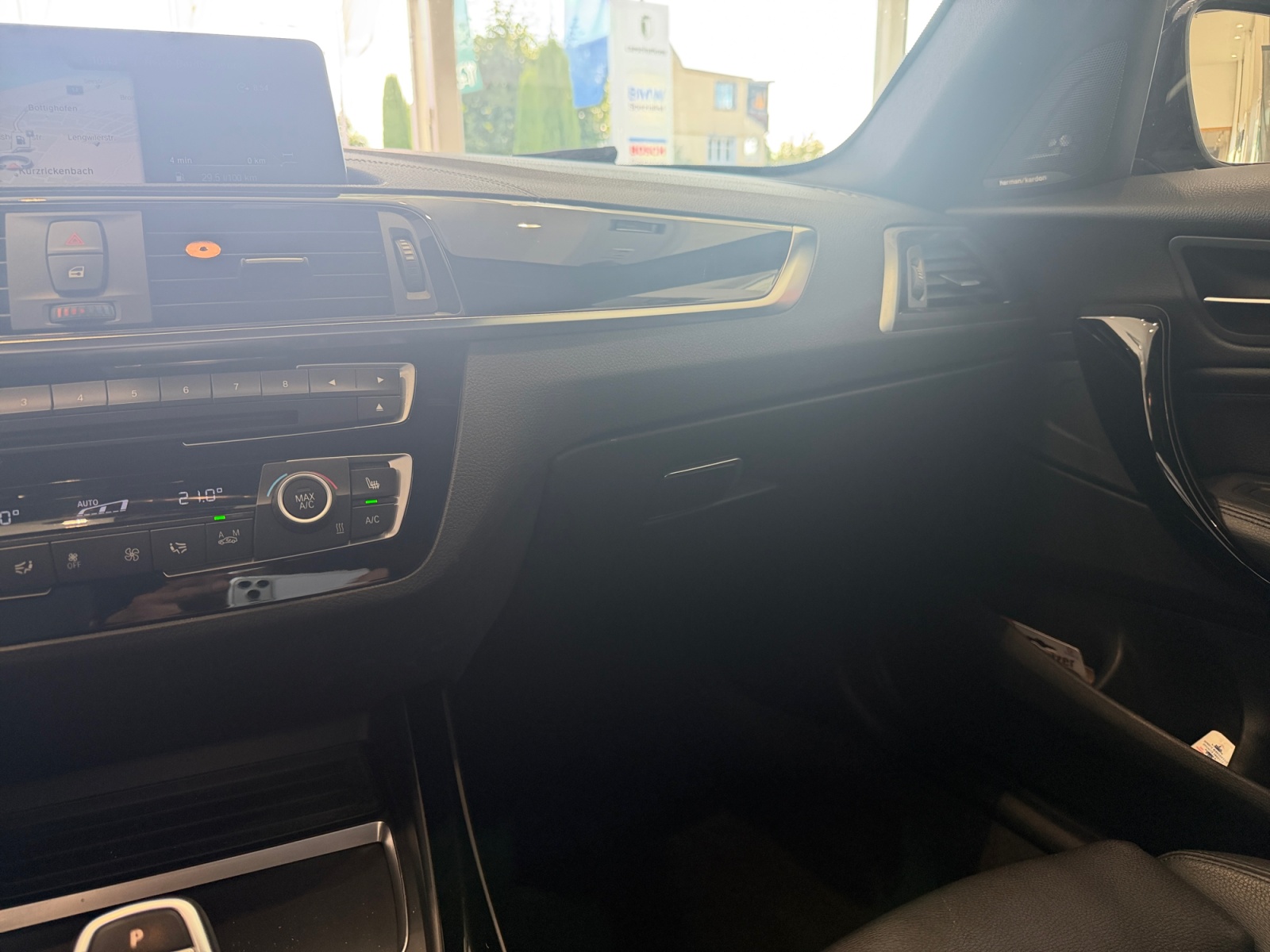 BMW M140i xDrive Steptronic-image-16