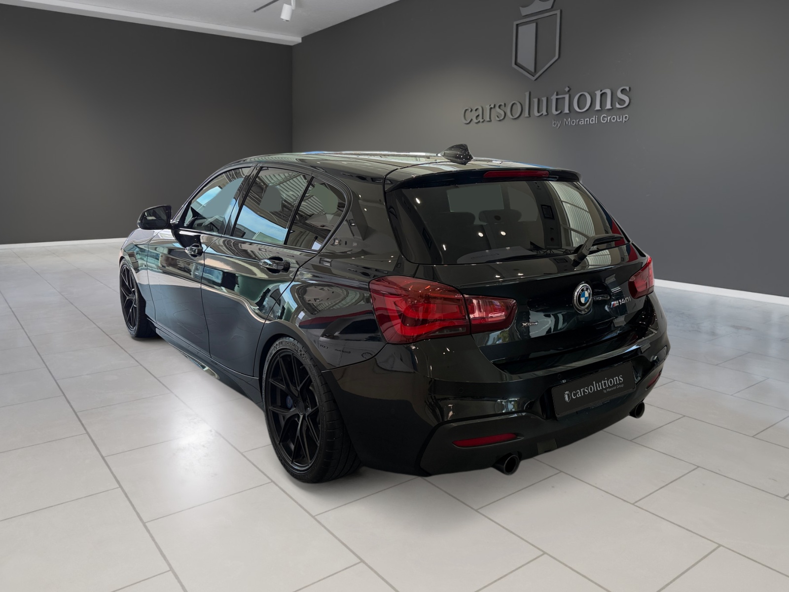 BMW M140i xDrive Steptronic-showroom-element-2