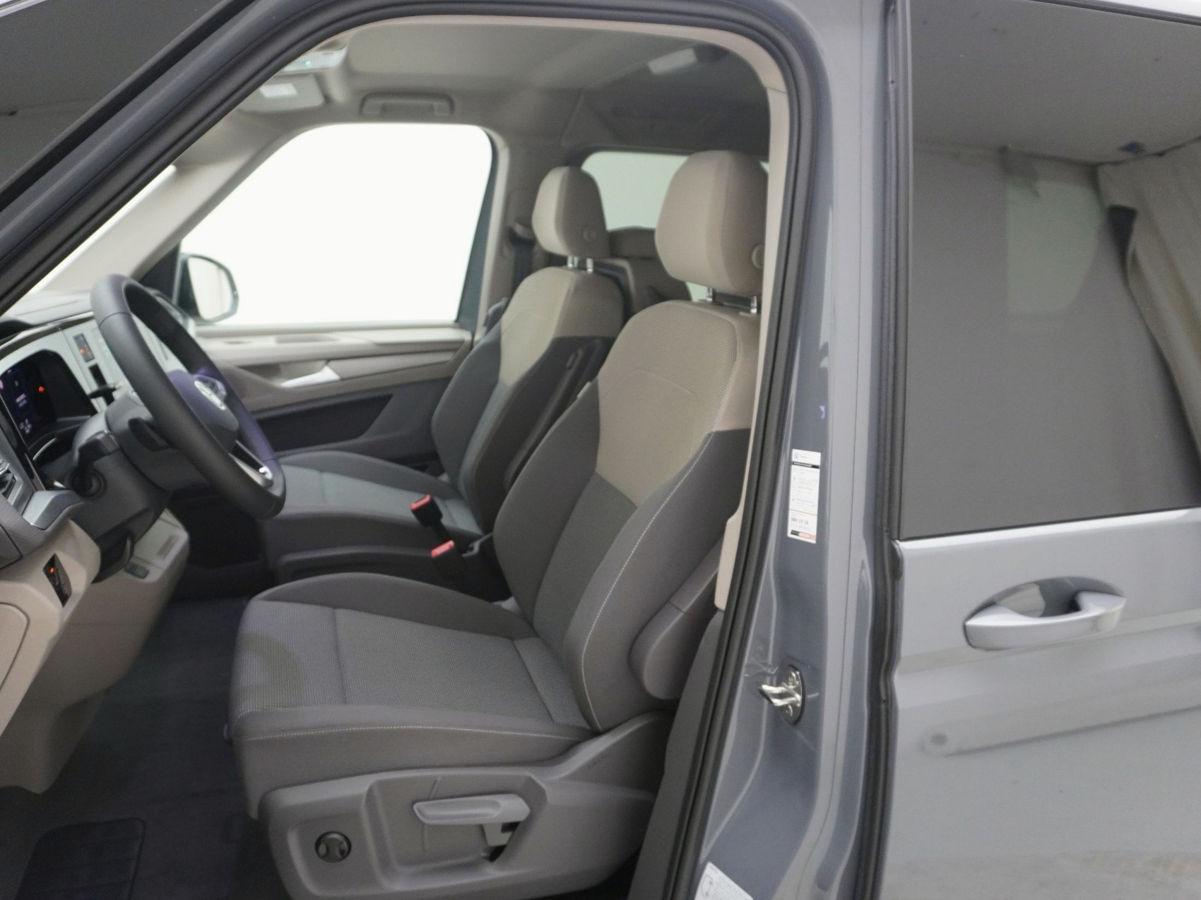 VW Multivan lang 1.5 TSI eHybrid Life Edition 4Motion DSG-image-12