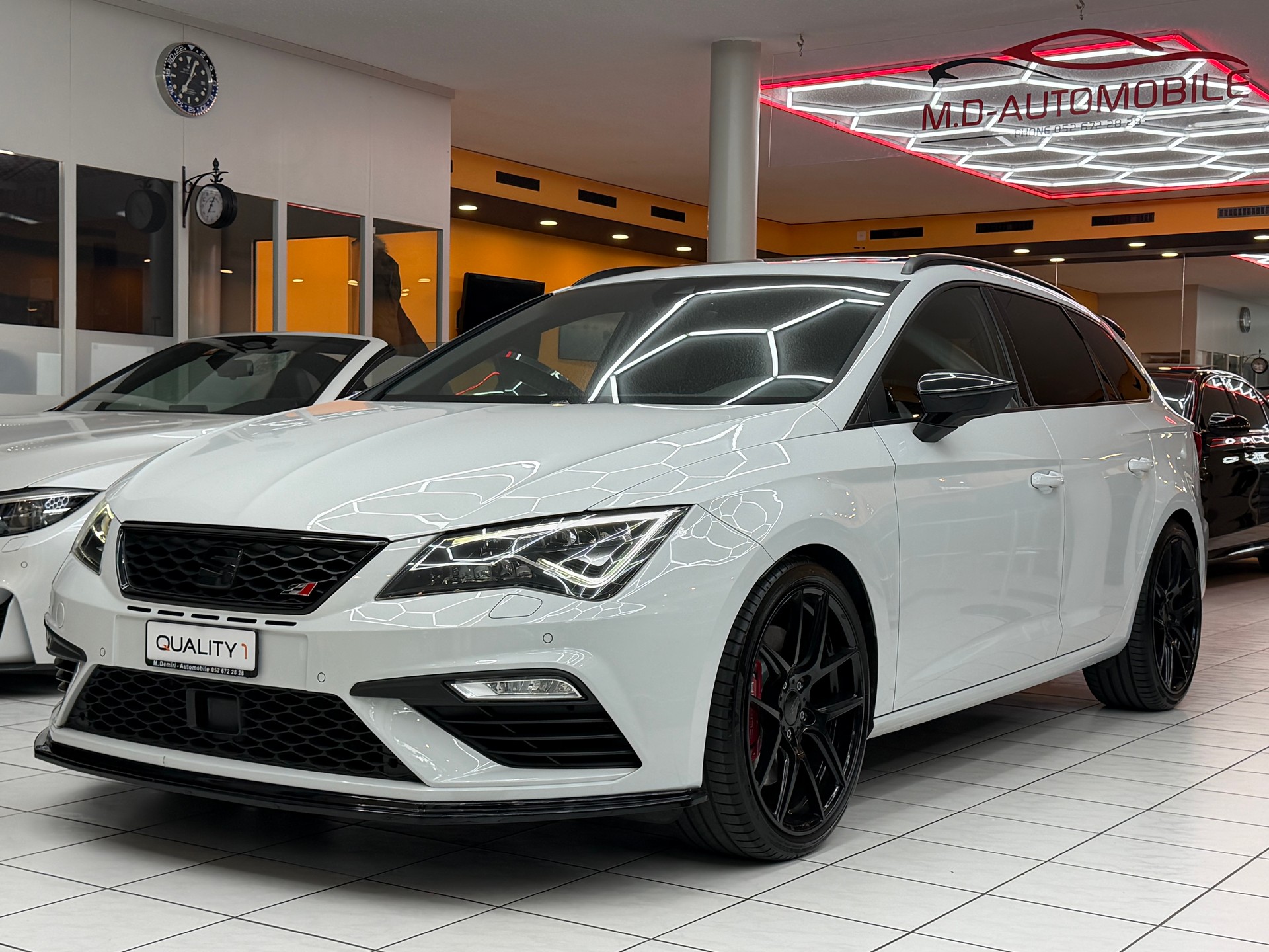 SEAT Leon ST 2.0 TSI 300 Cupra 4Drive DSG-image-4