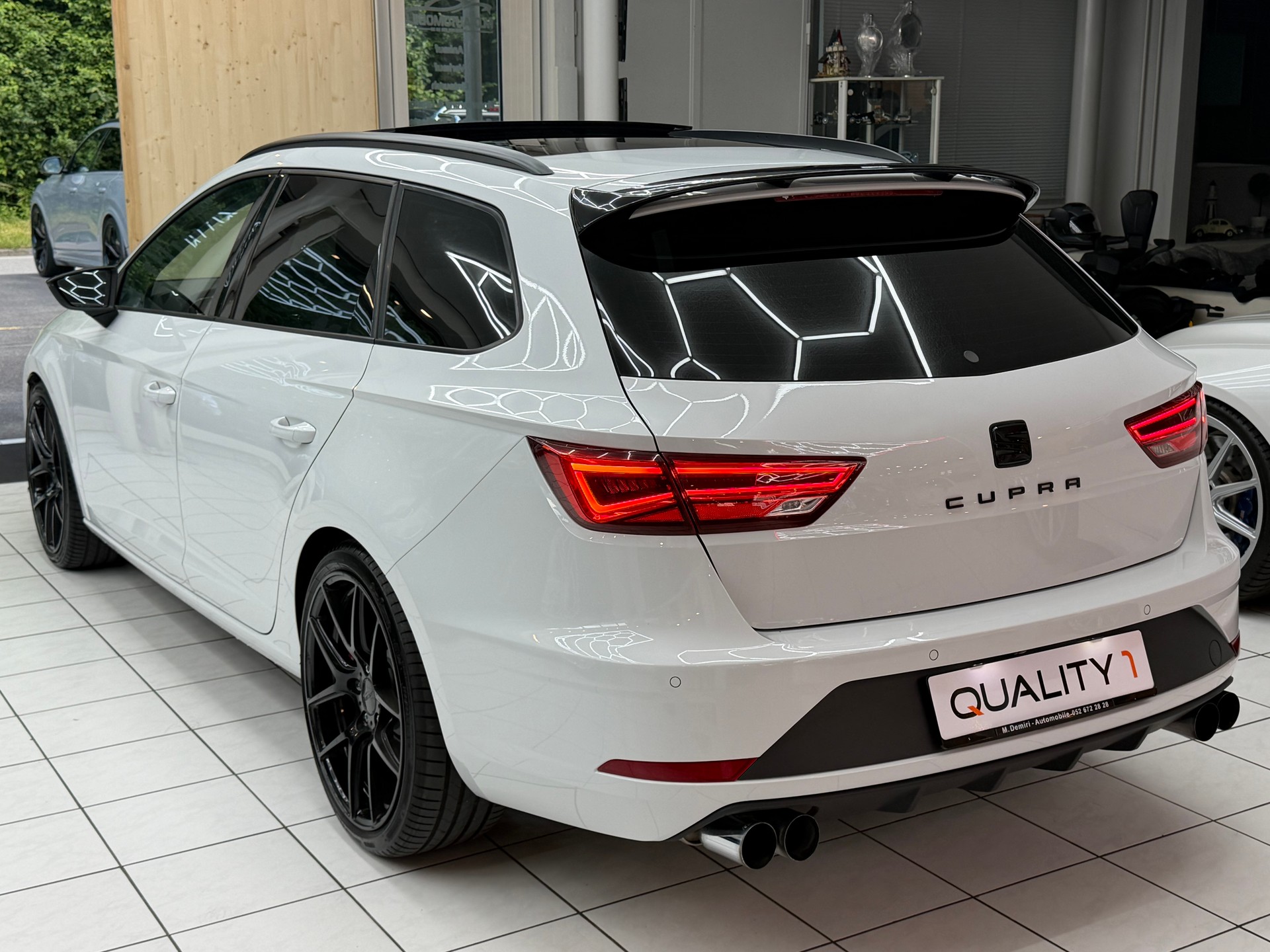 SEAT Leon ST 2.0 TSI 300 Cupra 4Drive DSG-image-7