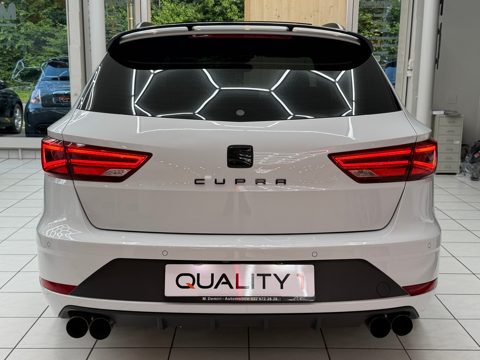 SEAT Leon ST 2.0 TSI 300 Cupra 4Drive DSG-image-8
