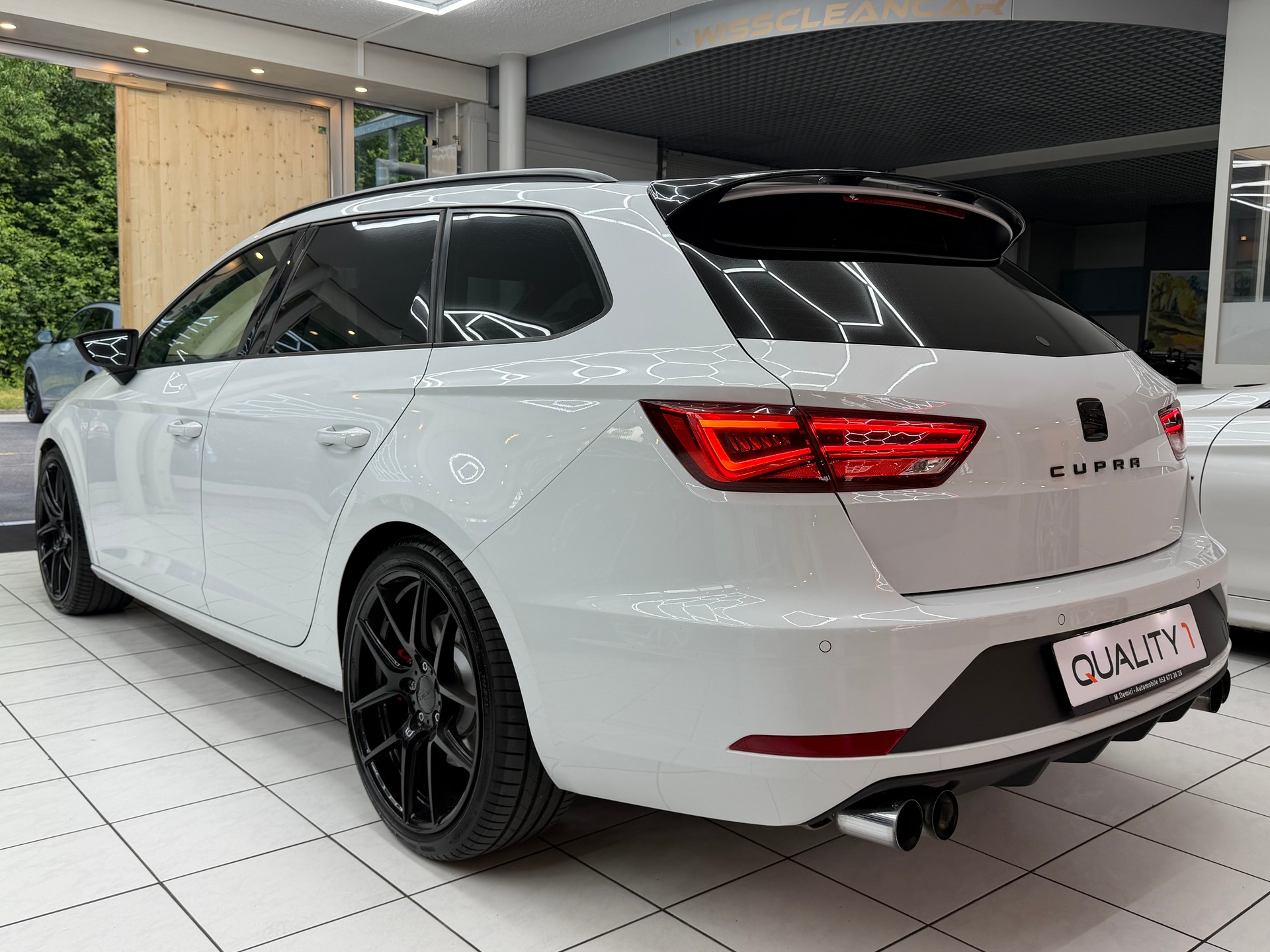 SEAT Leon ST 2.0 TSI 300 Cupra 4Drive DSG-image-6