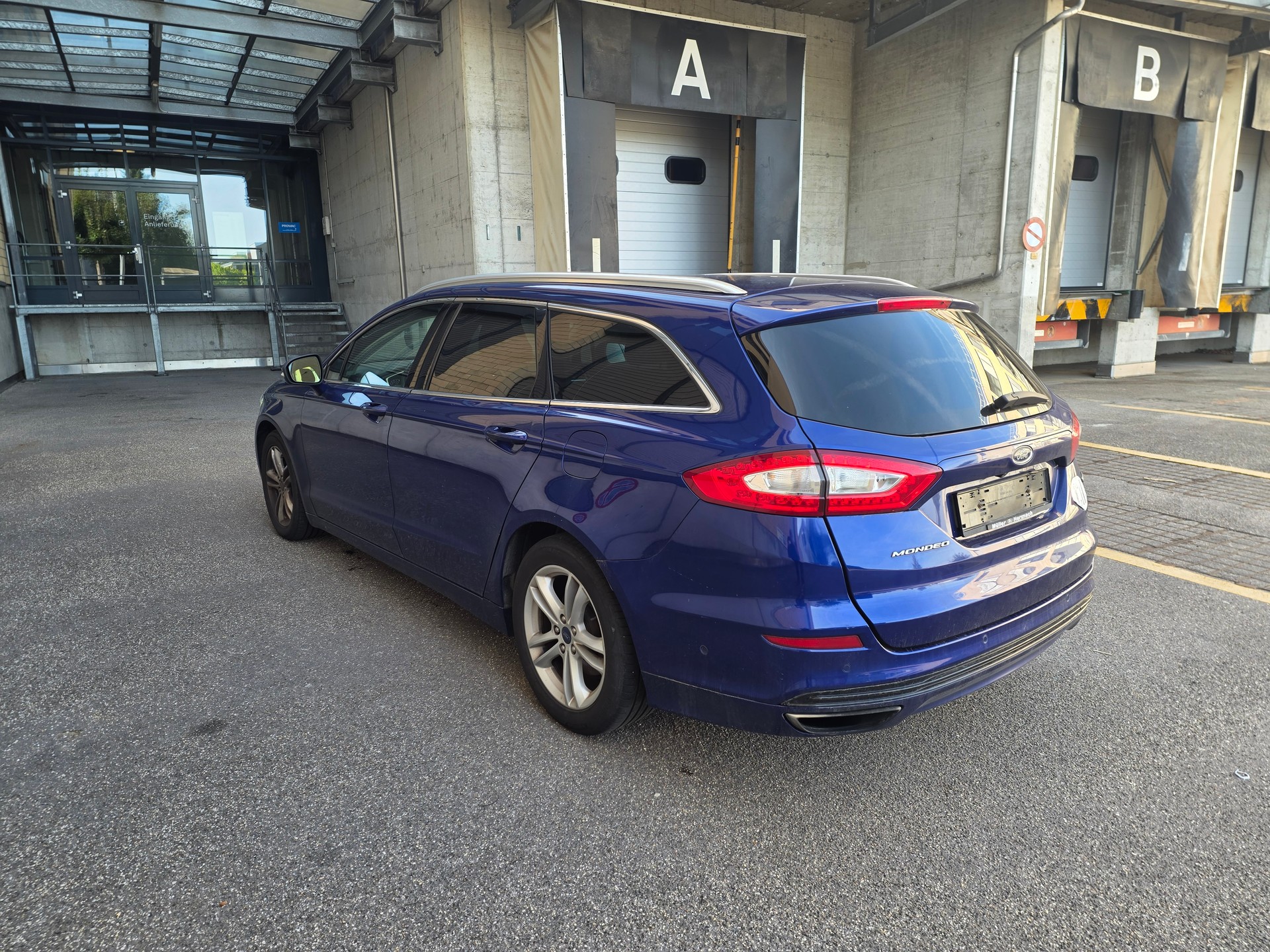 FORD Mondeo 2.0 EcoBoost SCTi Titanium Automatic-image-9