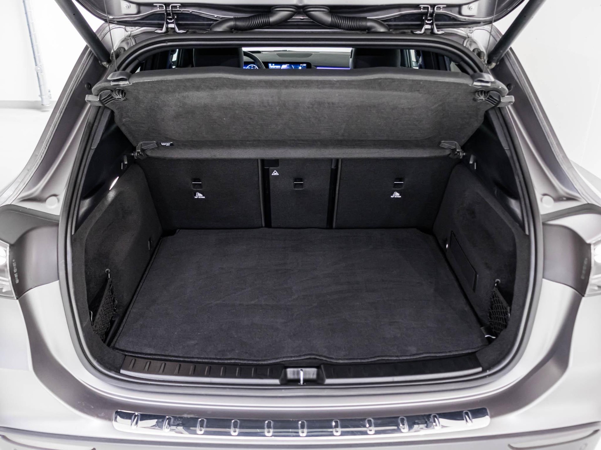 MERCEDES-BENZ GLA 220 d AMG Line 4matic-image-13