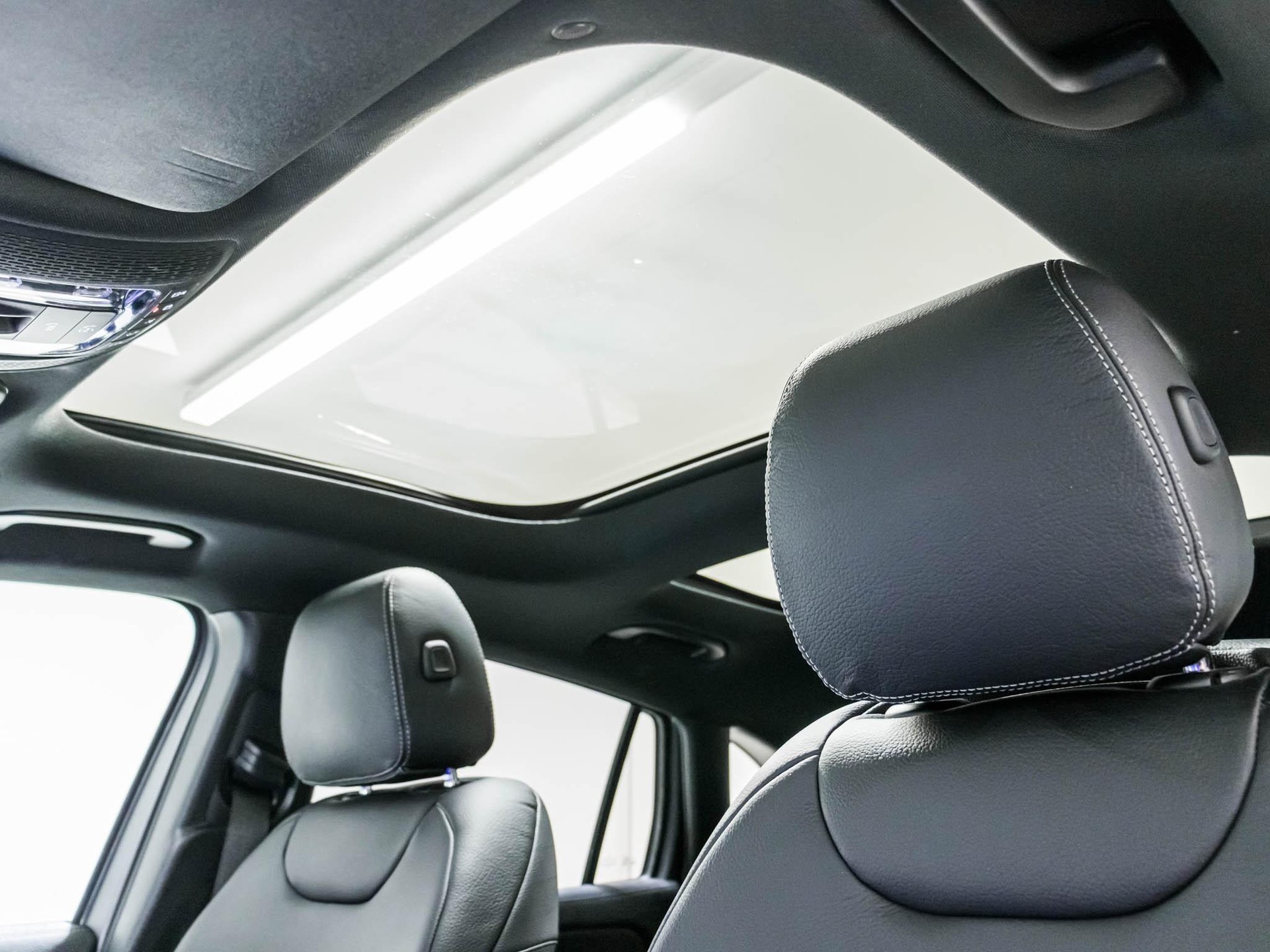 MERCEDES-BENZ GLA 220 d AMG Line 4matic-image-8