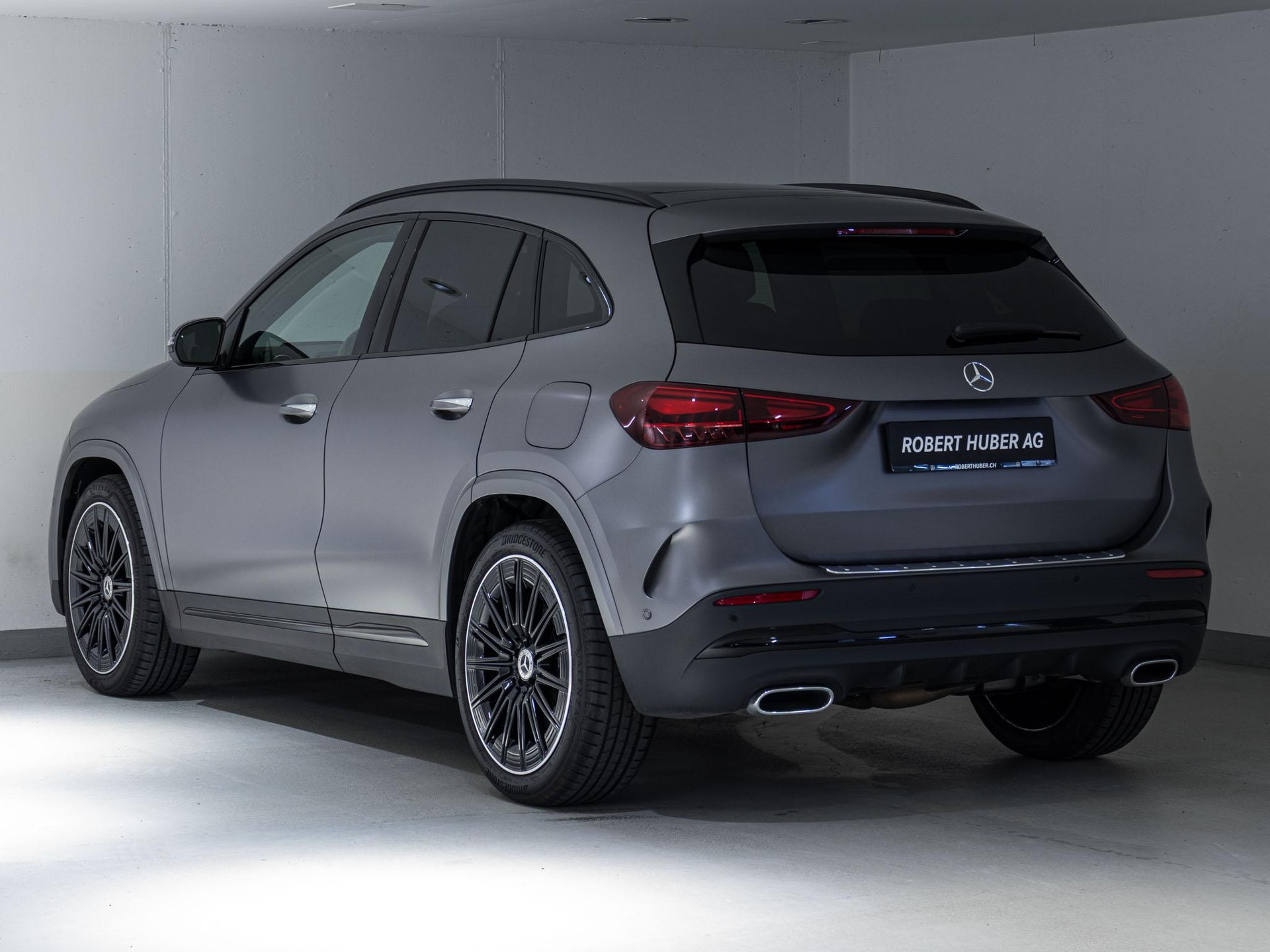 MERCEDES-BENZ GLA 220 d AMG Line 4matic-image-3