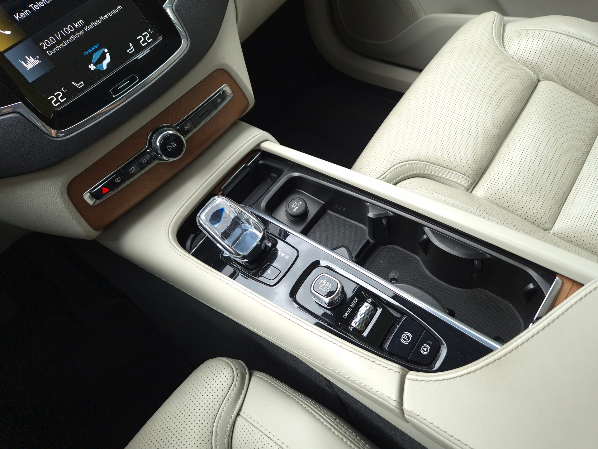VOLVO XC90 T8 eAWD Inscription Geartronic-image-23