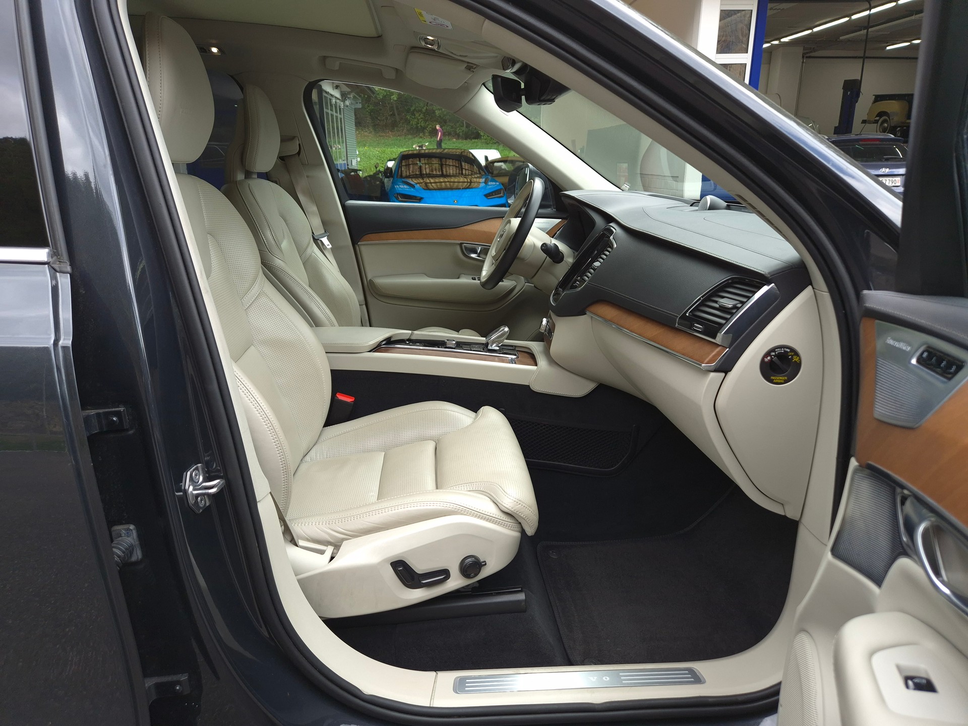 VOLVO XC90 T8 eAWD Inscription Geartronic-image-24