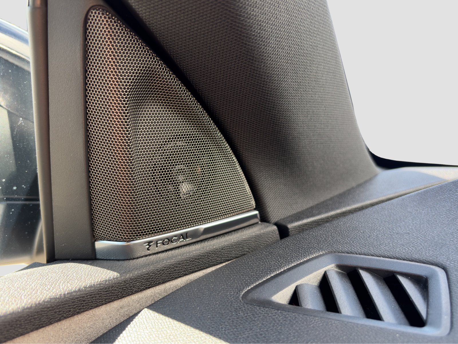 PEUGEOT 3008 1.6 Plug-in Hybrid4 GT-image-18