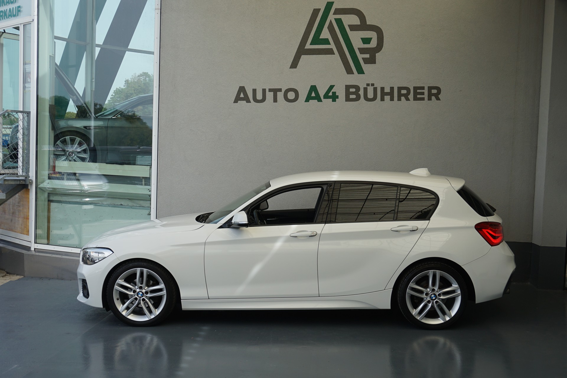 BMW 118i M Sport-image-0