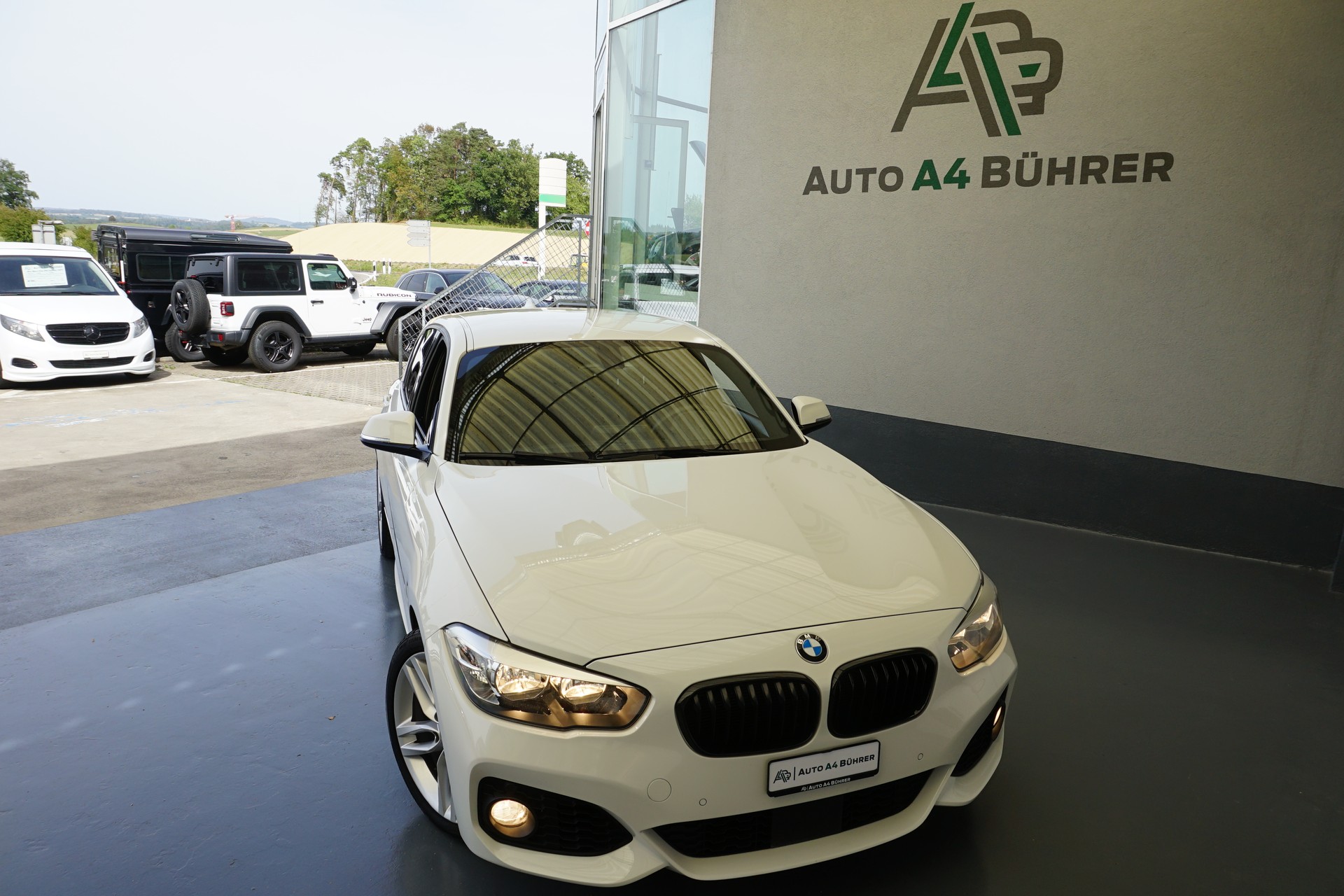 BMW 118i M Sport-image-2