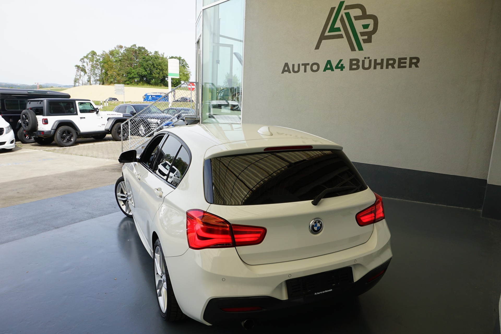 BMW 118i M Sport-image-6