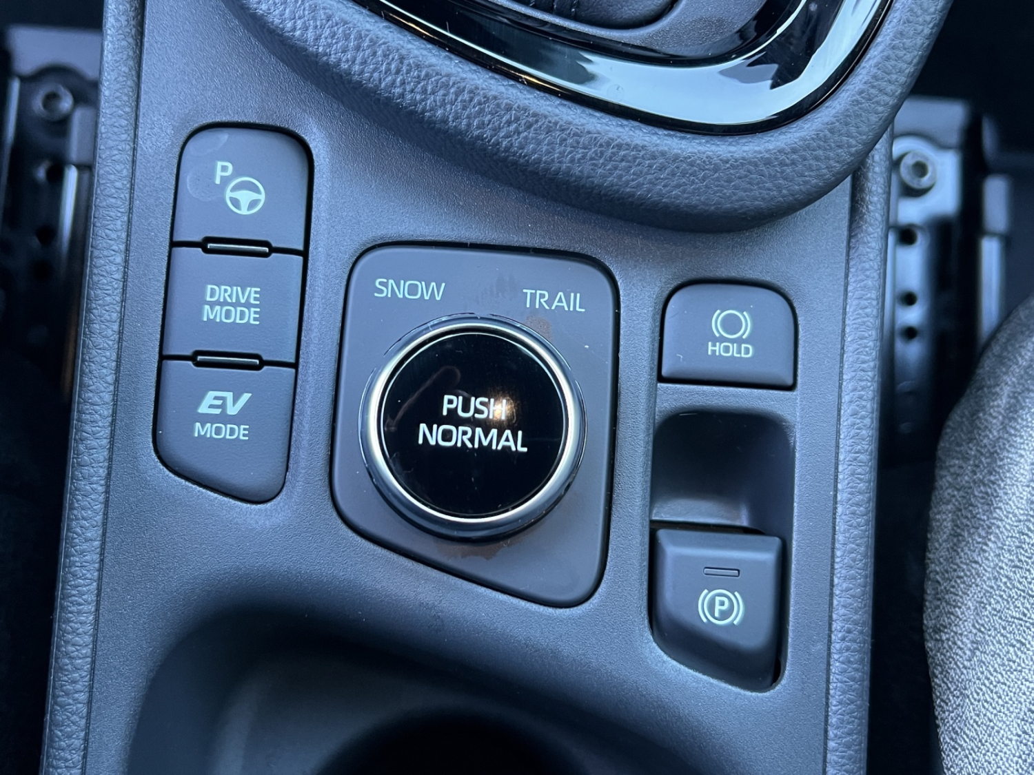 TOYOTA Yaris Cross 1.5 VVT-i HSD Premium AWD-i-image-17