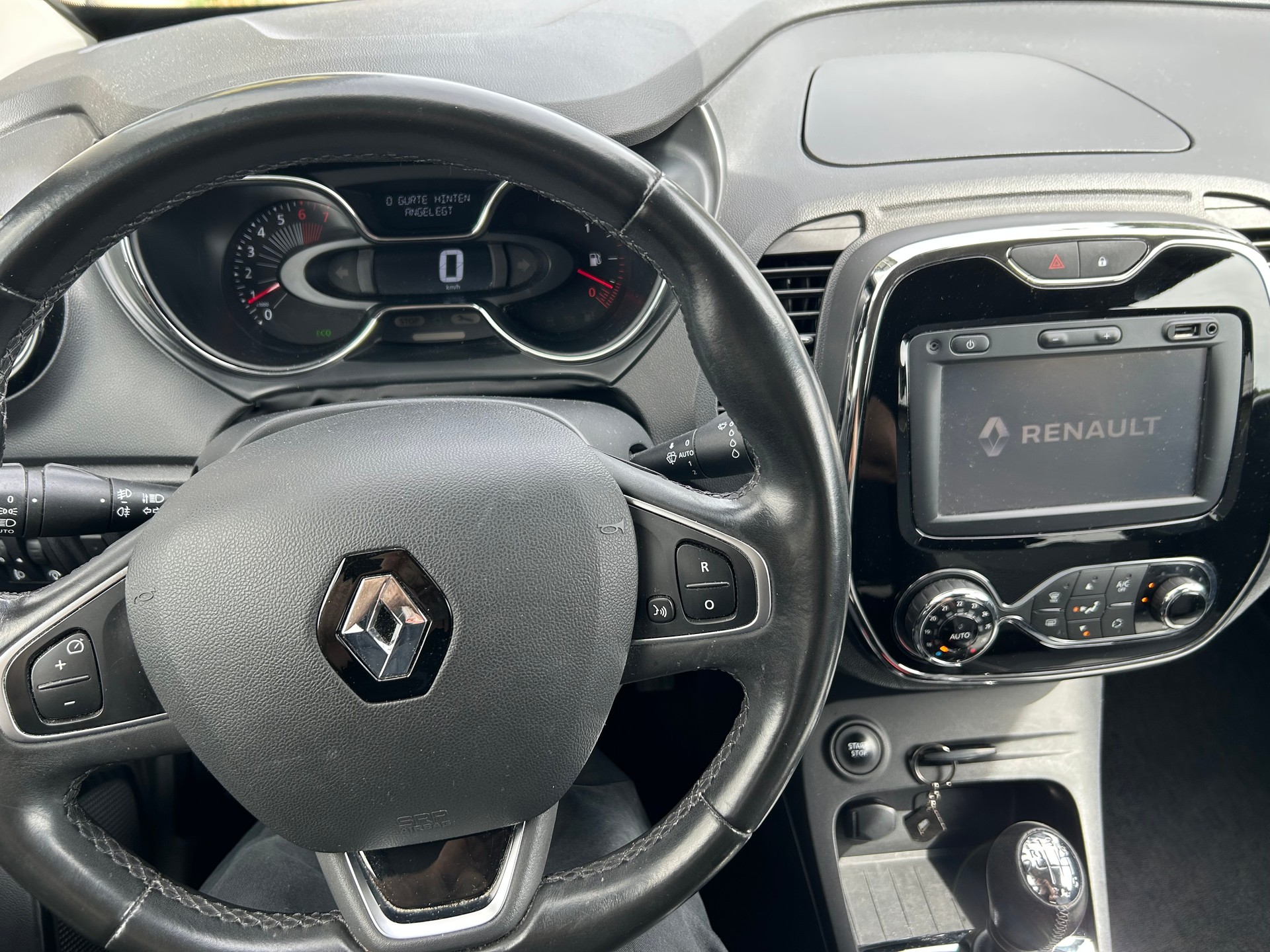 RENAULT Captur 1.2 T 16V Limited-image-9