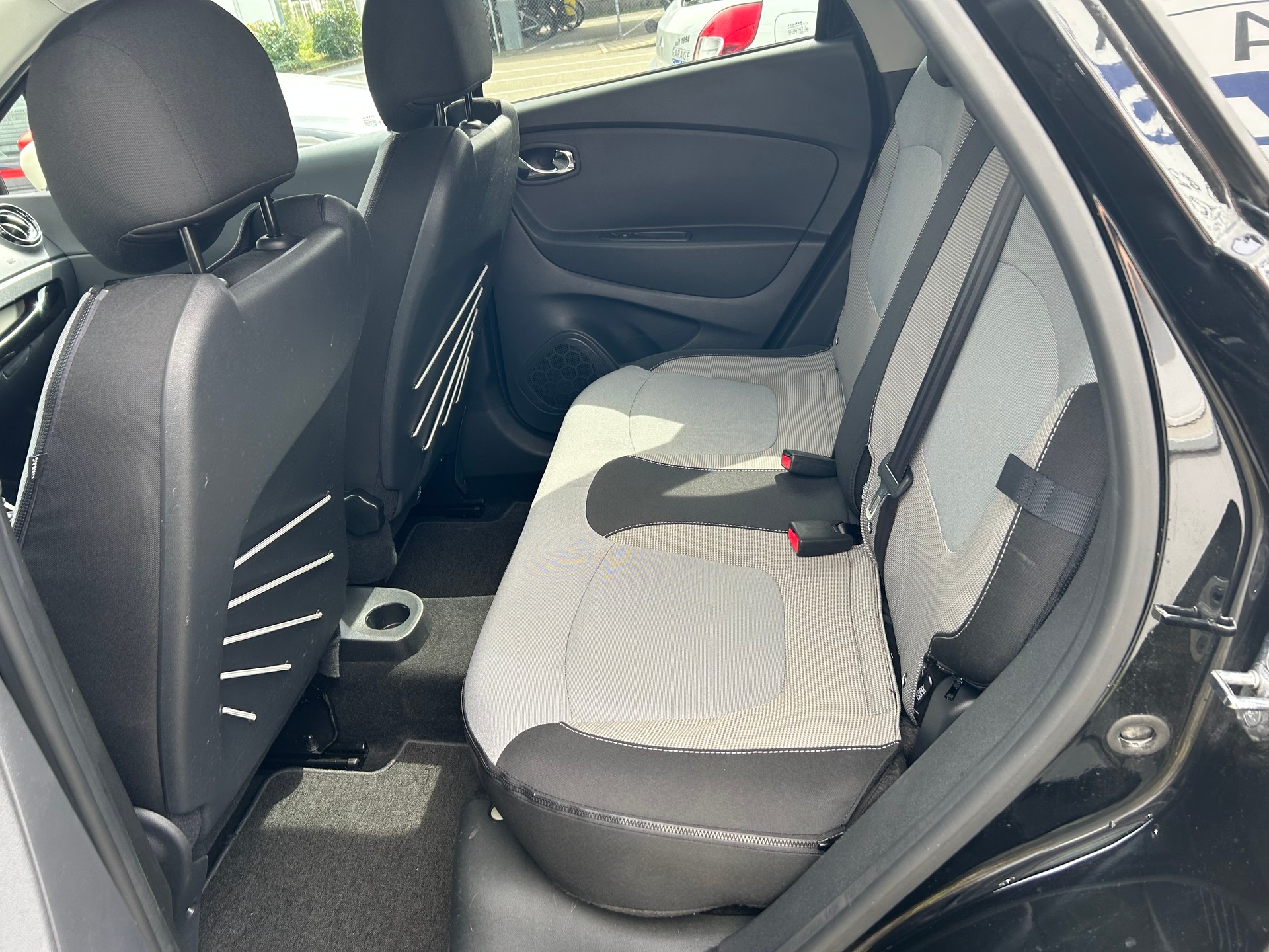 RENAULT Captur 1.2 T 16V Limited-image-4