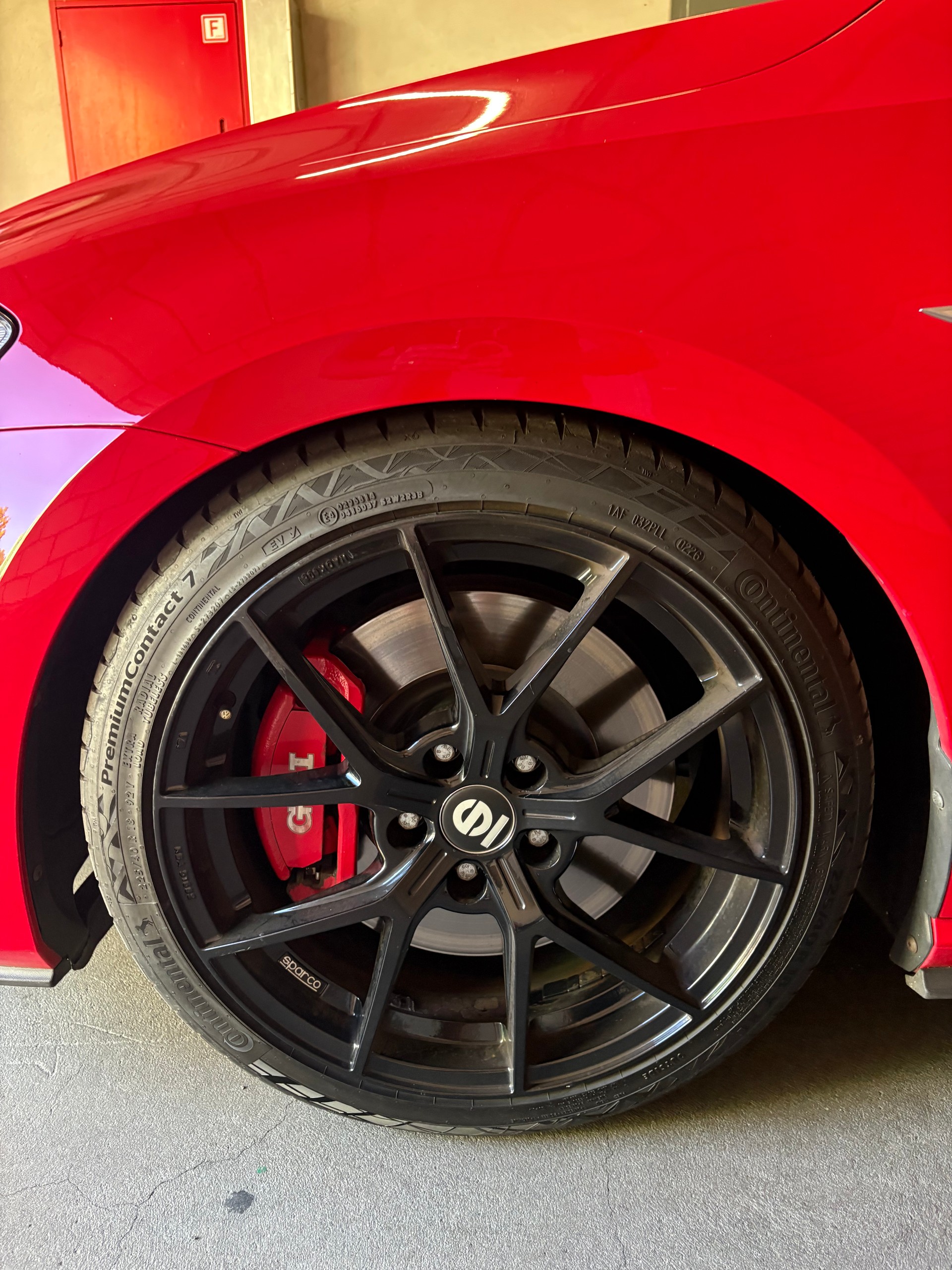 VW Golf 2.0 TSI GTI Performance DSG-image-4
