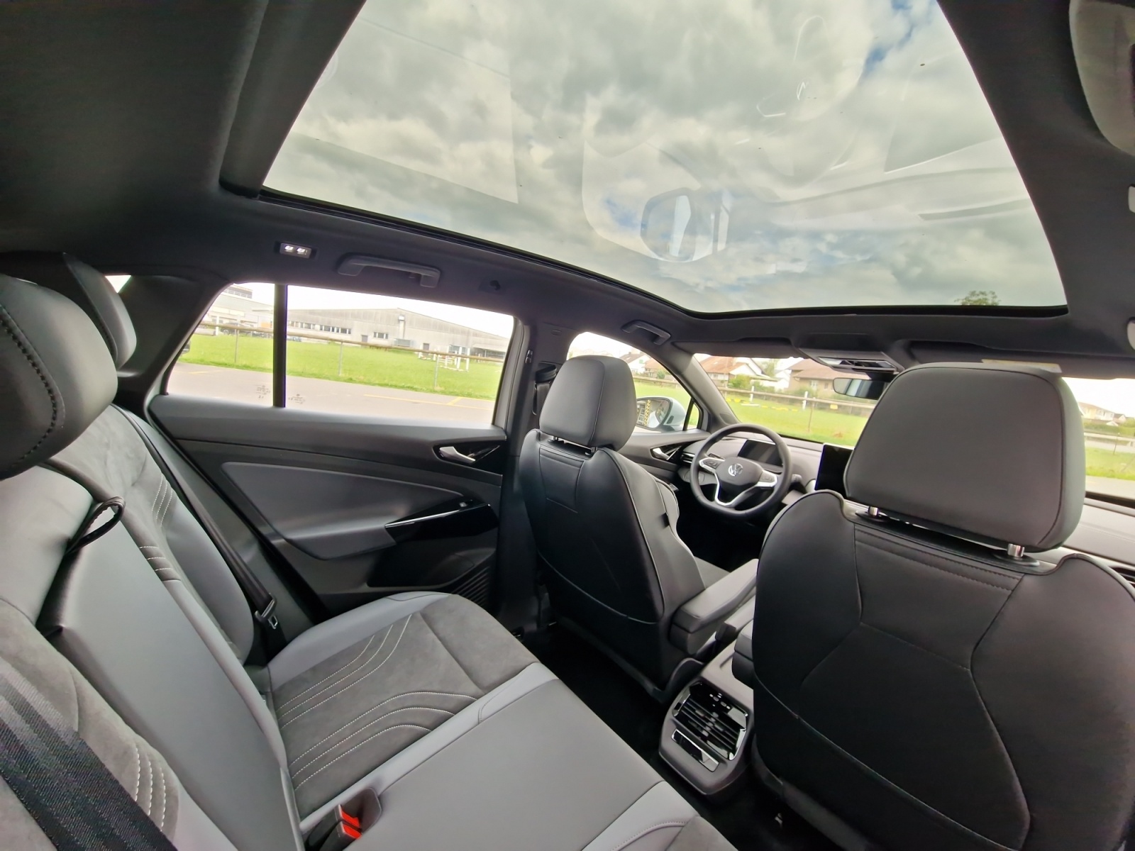 VW ID.4 Pro 77 kWh 4x4 Panorama AHK MY2027-image-22