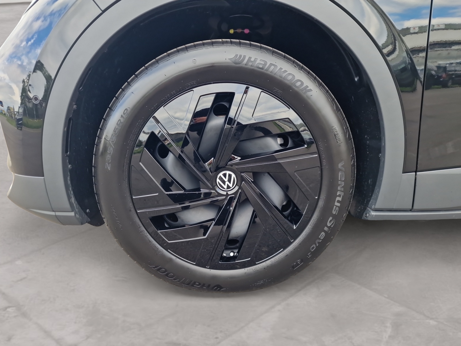 VW ID.4 Pro 77 kWh 4x4 Panorama AHK MY2027-image-9