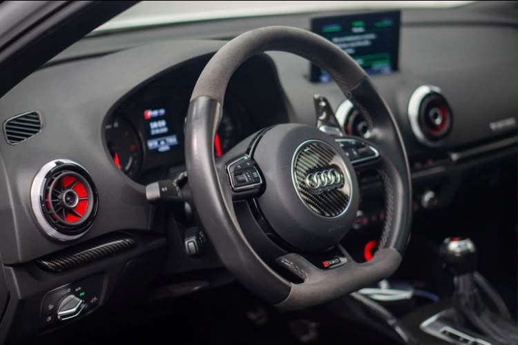 AUDI RS3 2.5 TSI quattro S-tronic-image-5