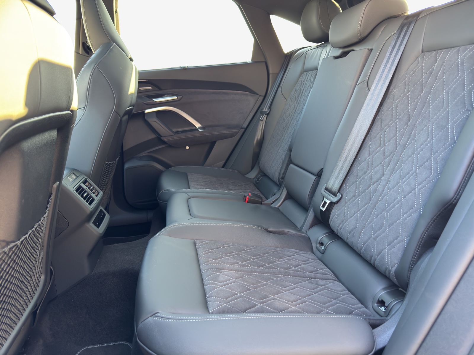 AUDI Q5 Sportback TDI quattro 150 kW S-tronic-image-11