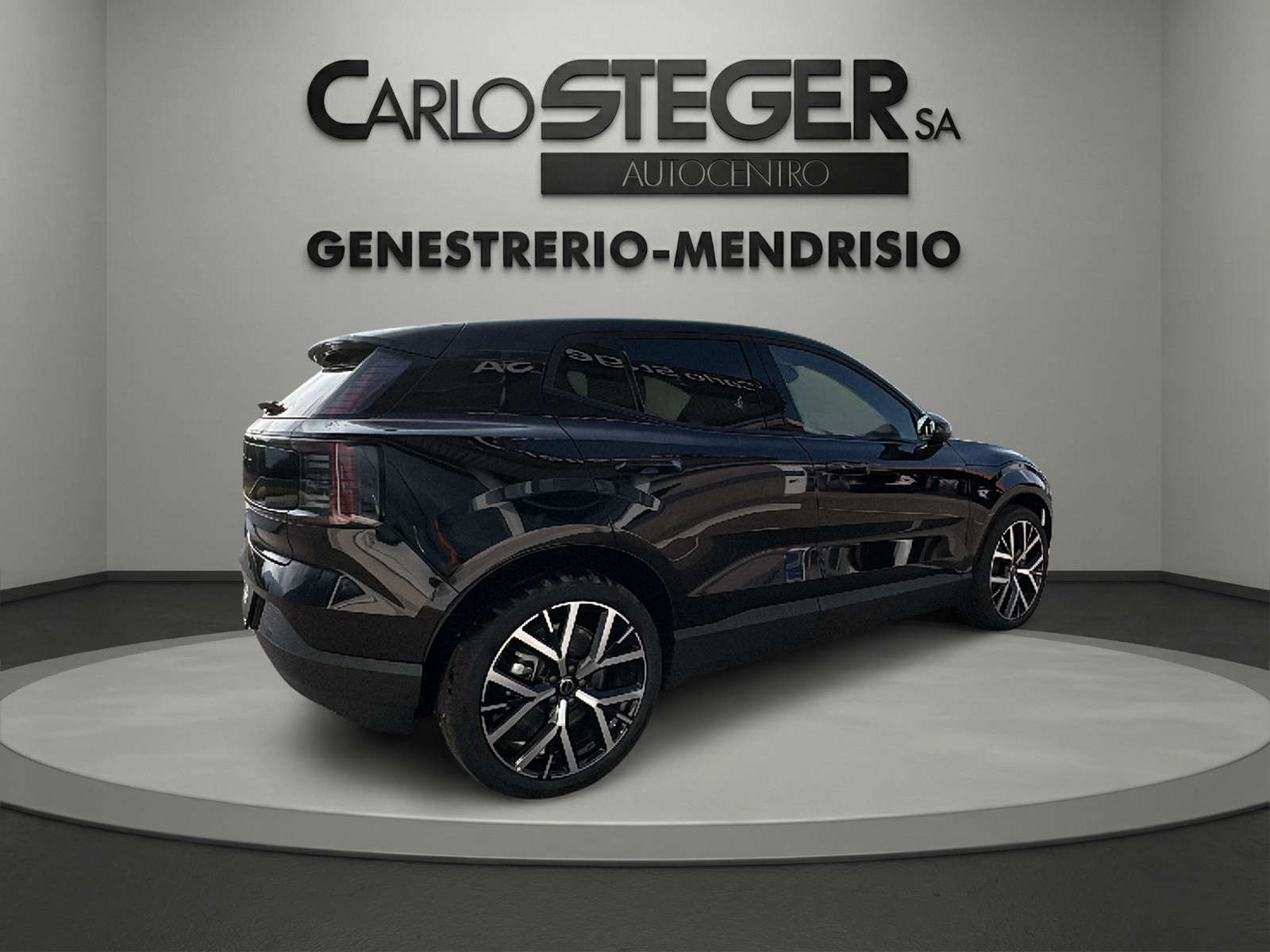VOLVO EX30 P5 69 kWh Long Range Xcentric Black Edition-image-13
