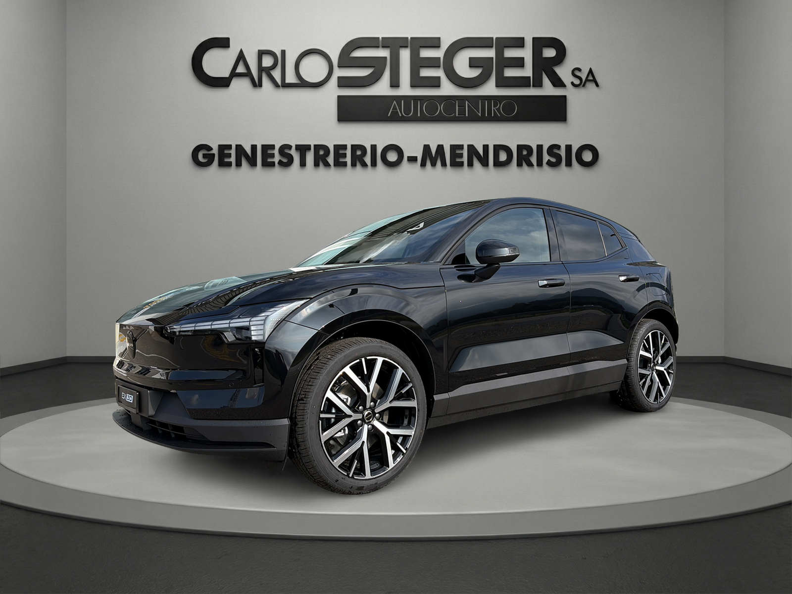 VOLVO EX30 P5 69 kWh Long Range Xcentric Black Edition-image-0