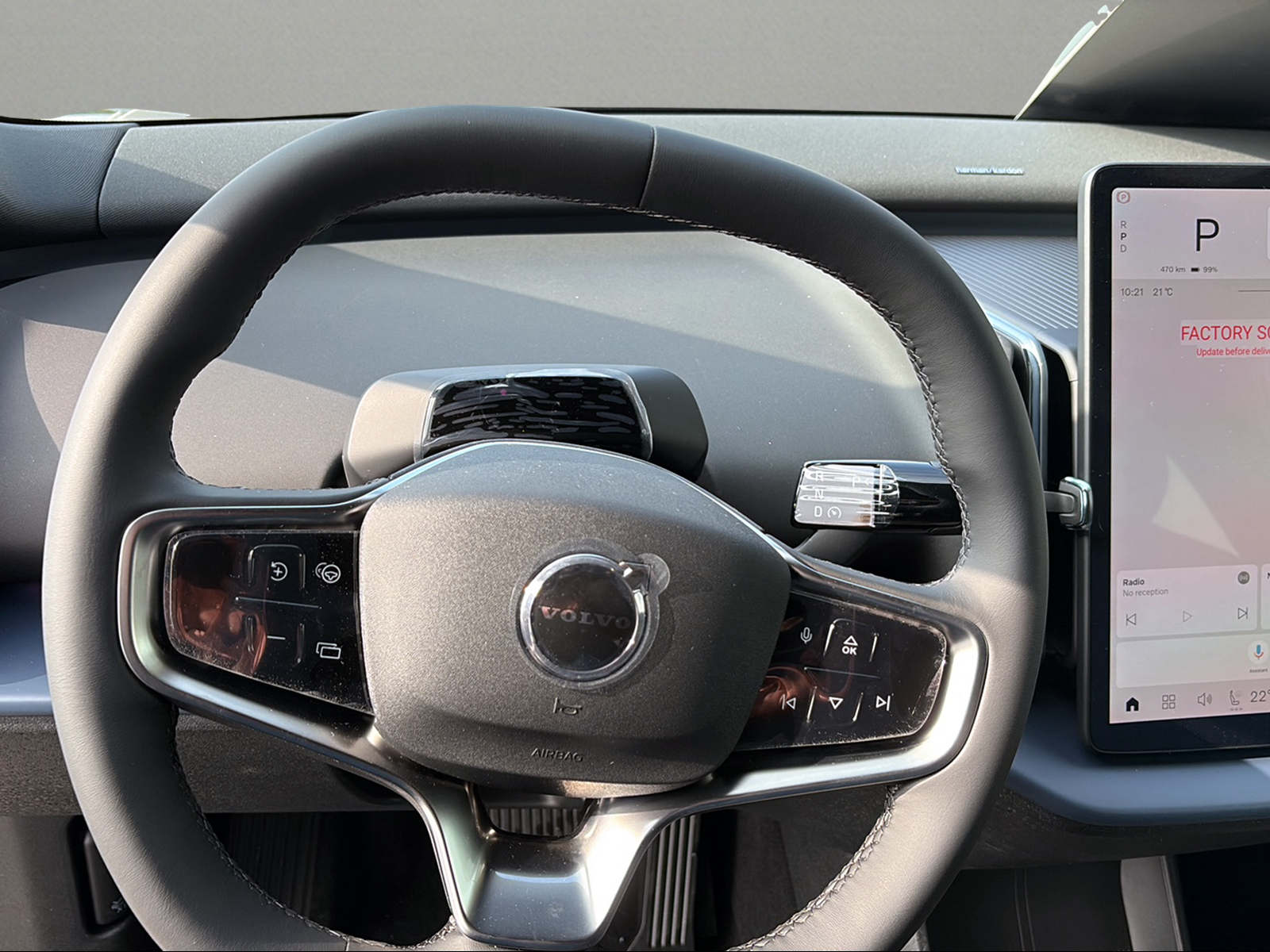 VOLVO EX30 P5 69 kWh Long Range Xcentric Black Edition-image-11