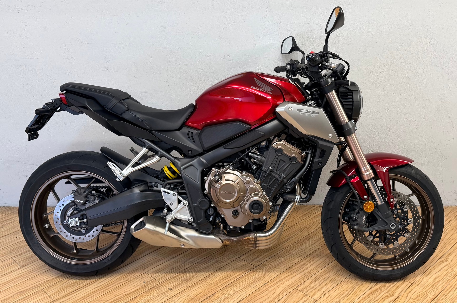 HONDA CB 650 R-showroom-element-1