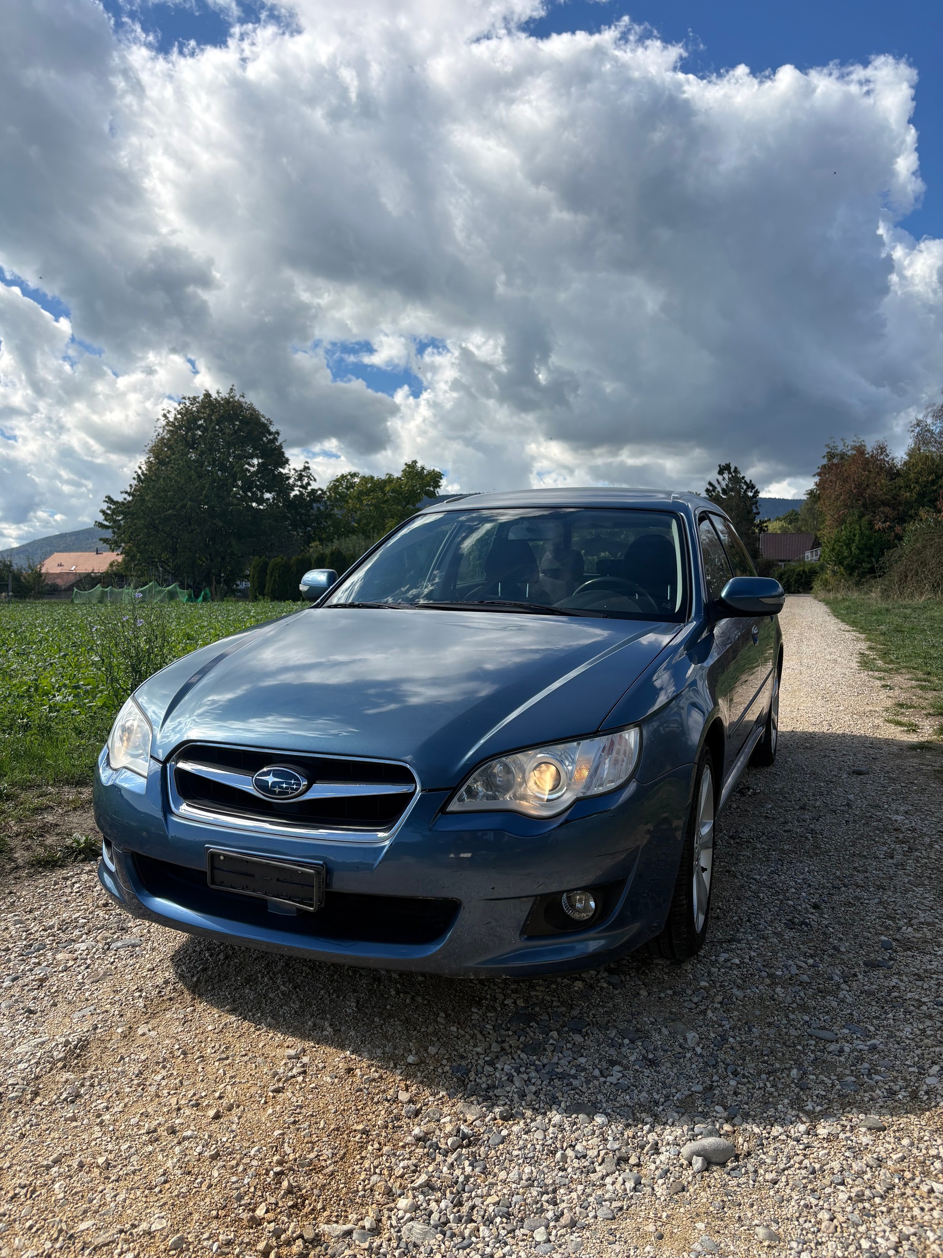 SUBARU LEGACY-image-0