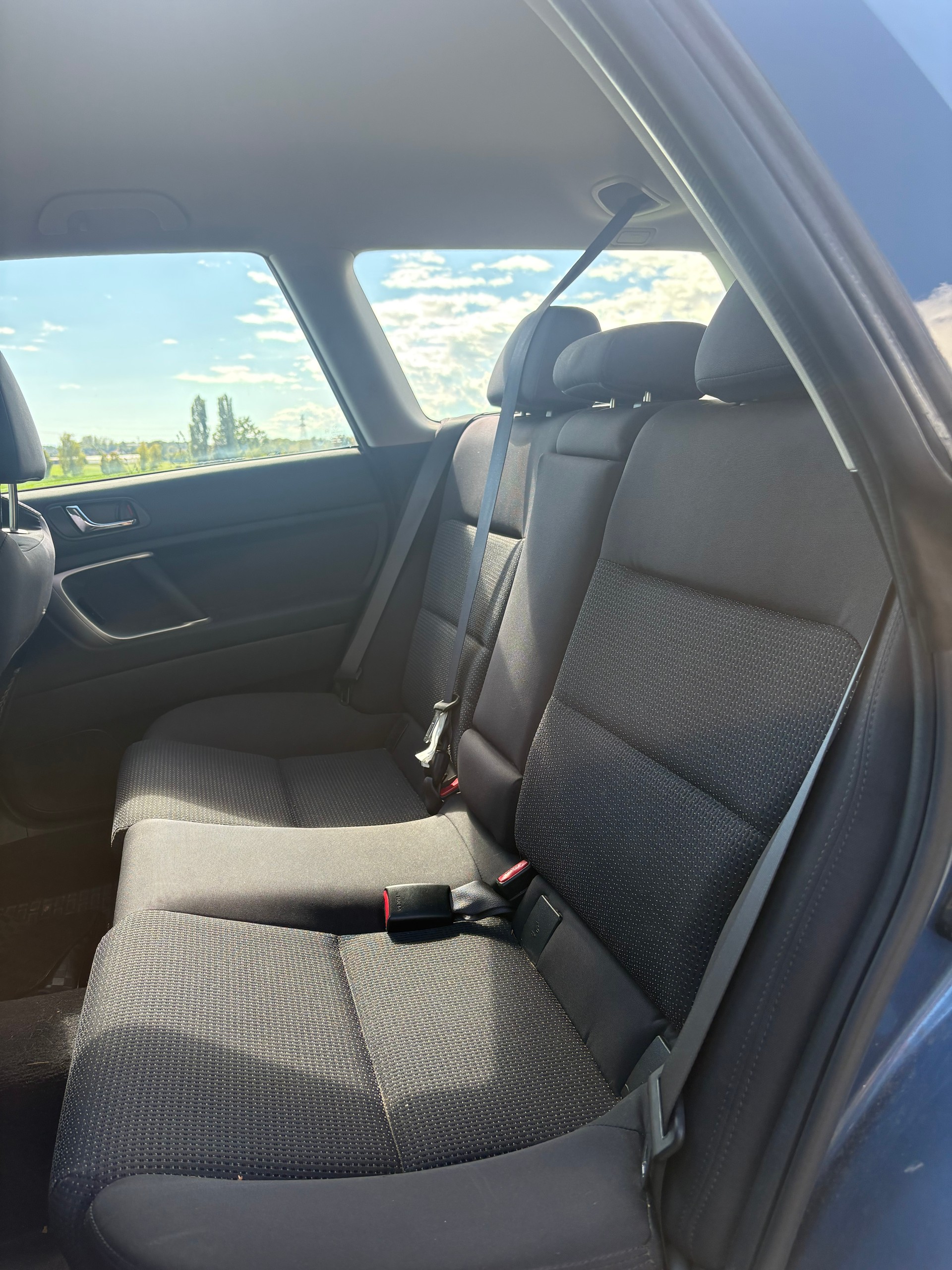 SUBARU LEGACY-image-9