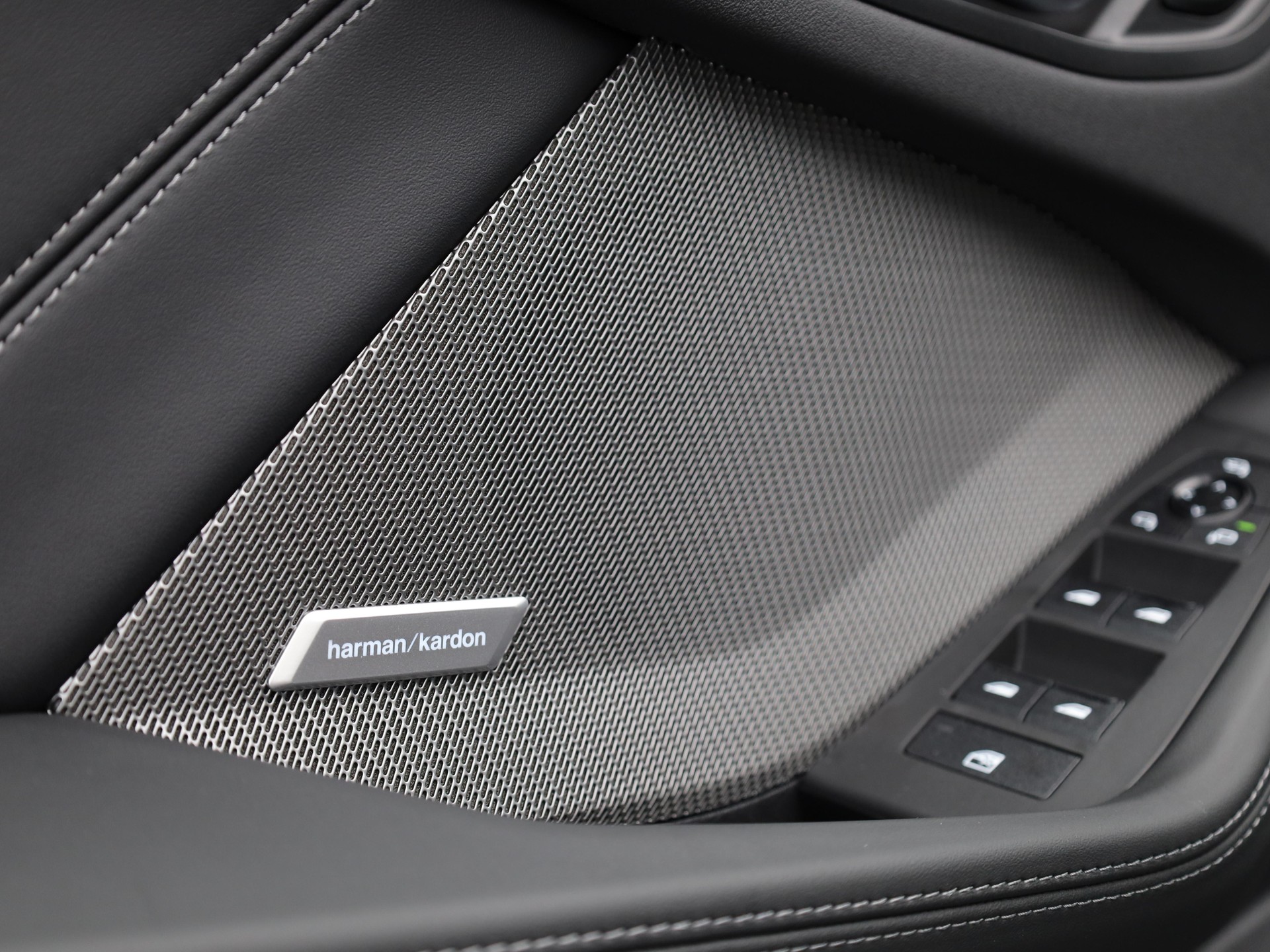 BMW 1er Reihe F70 120d-image-10
