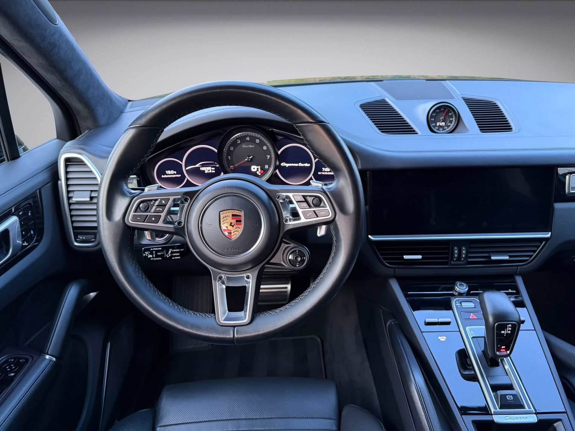 PORSCHE Cayenne Turbo 4.0 V8 Benzin 550PS-image-7