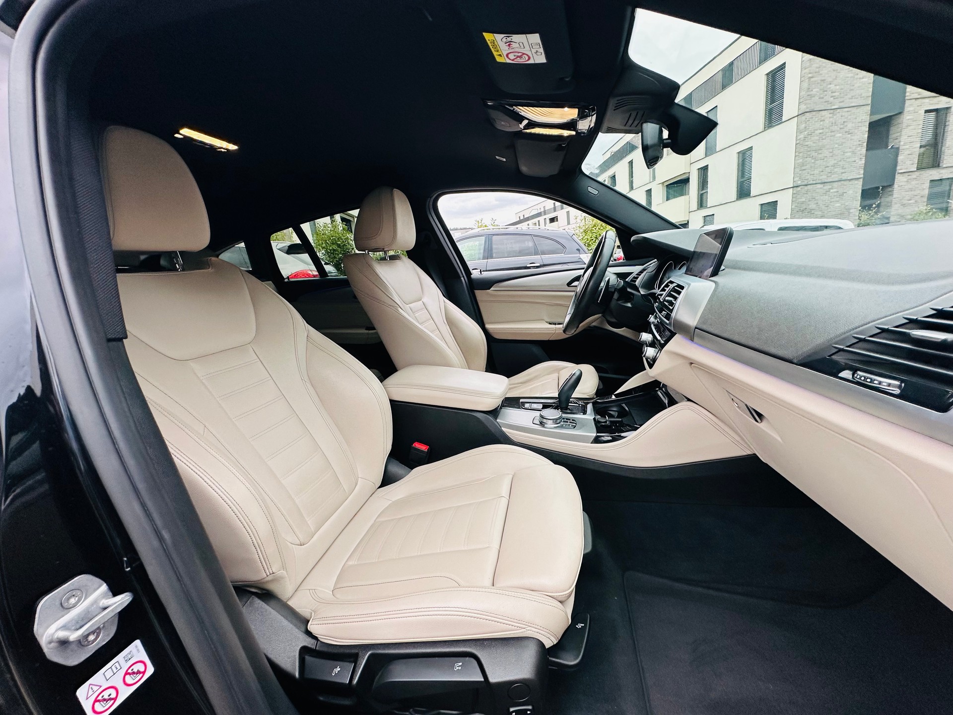 BMW X4 xDrive 20i M Sport Steptronic-image-17