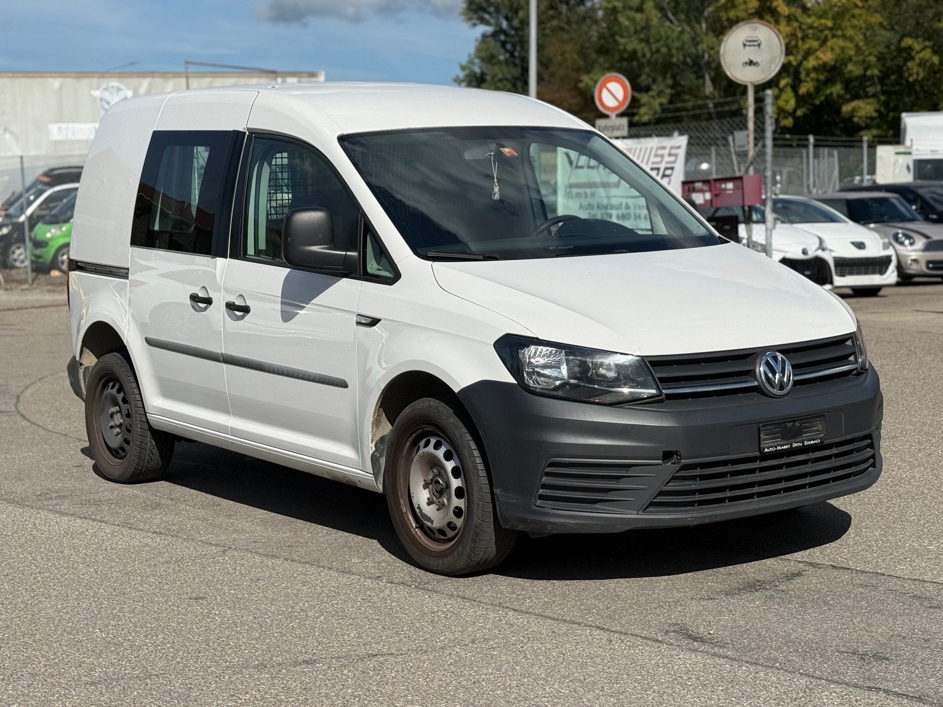 VW Caddy 2.0TDI BlueMotion Technology DSG-image-2